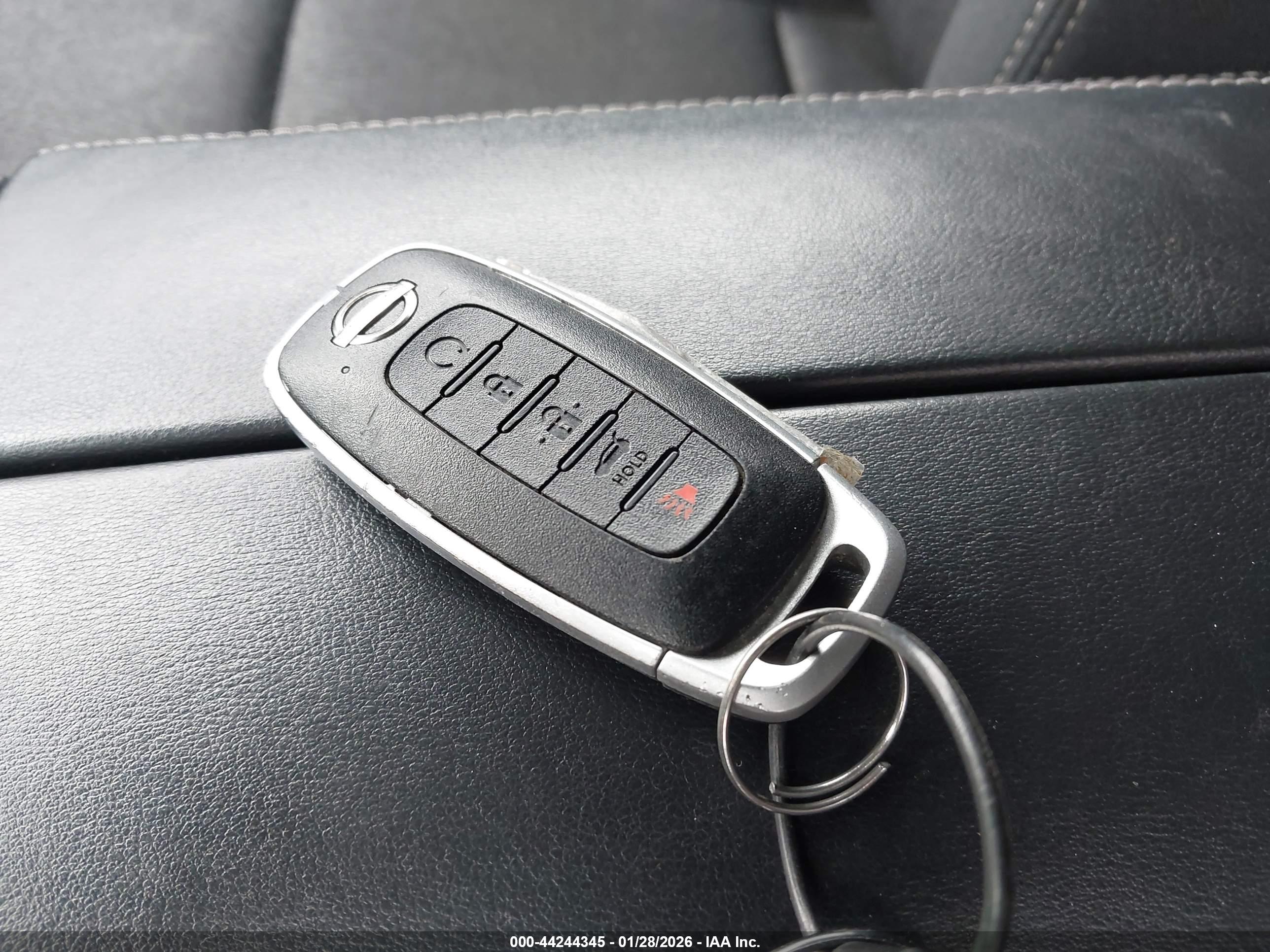 NISSAN ROGUE image 11