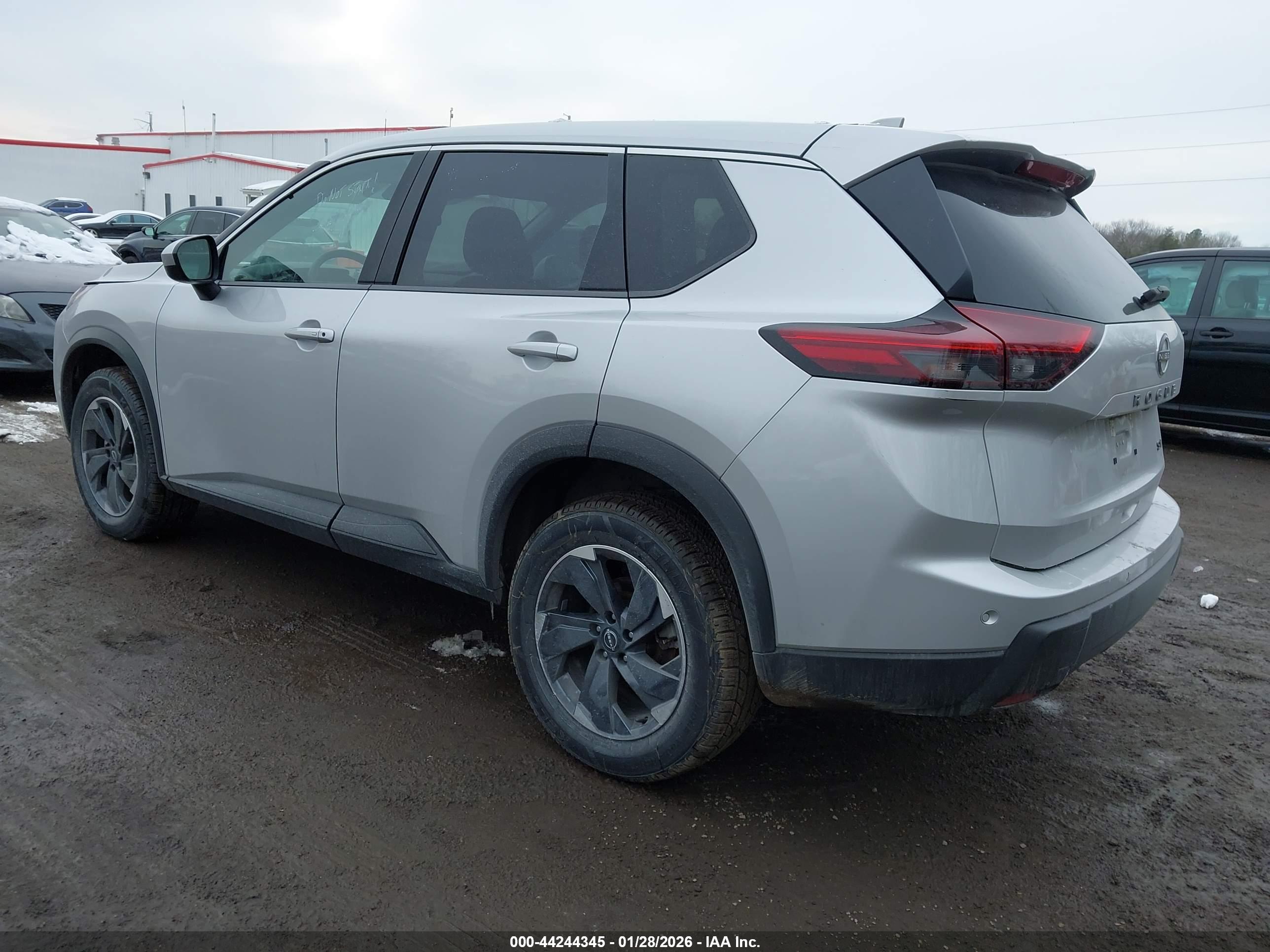 NISSAN ROGUE image 3