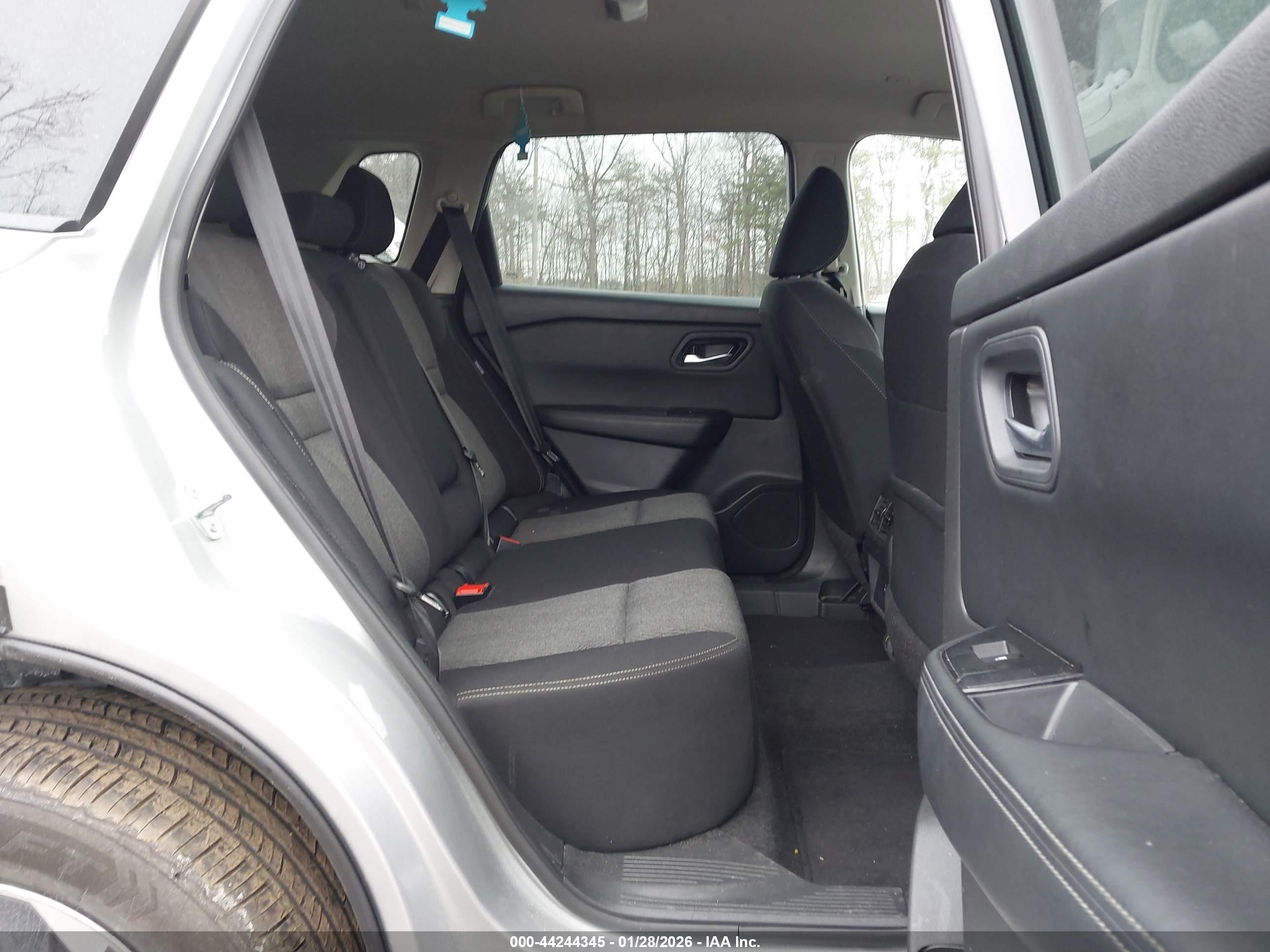 NISSAN ROGUE image 8