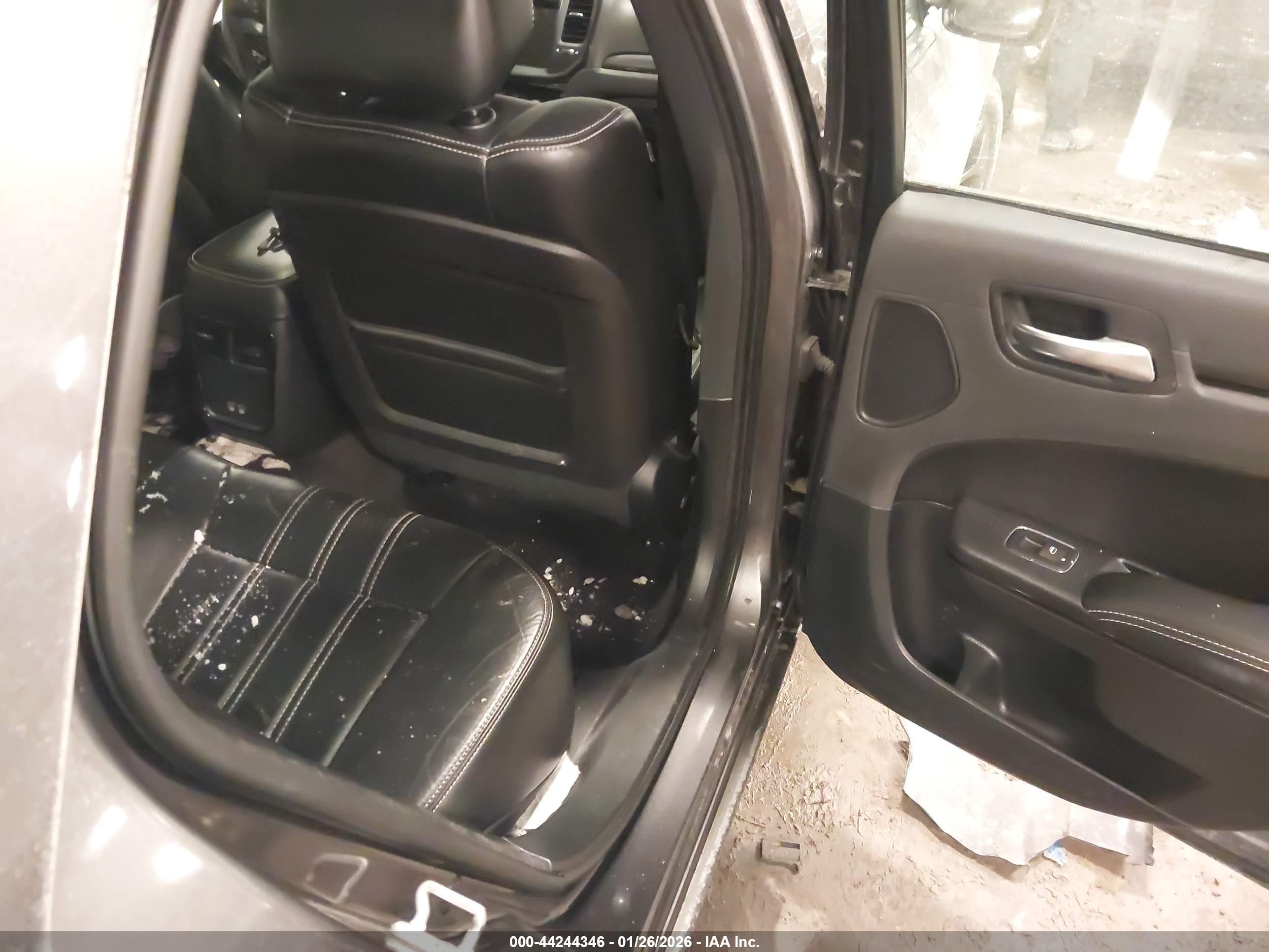 CHRYSLER 300 image 8