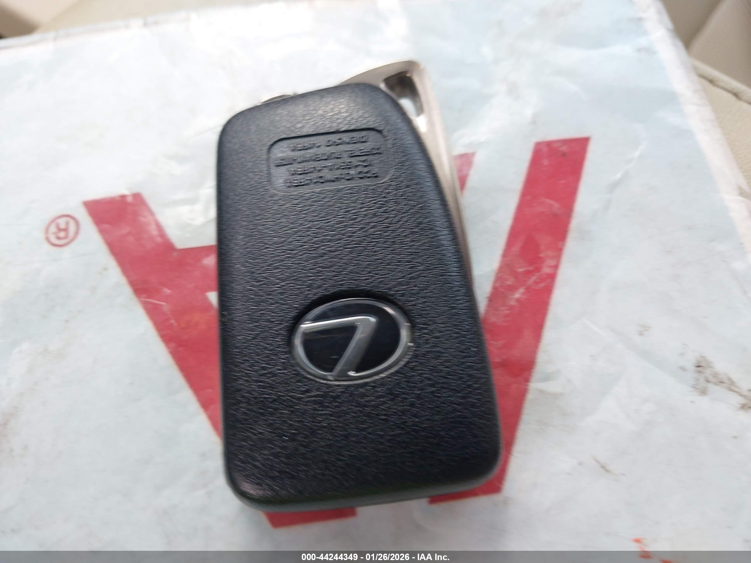LEXUS ES image 11