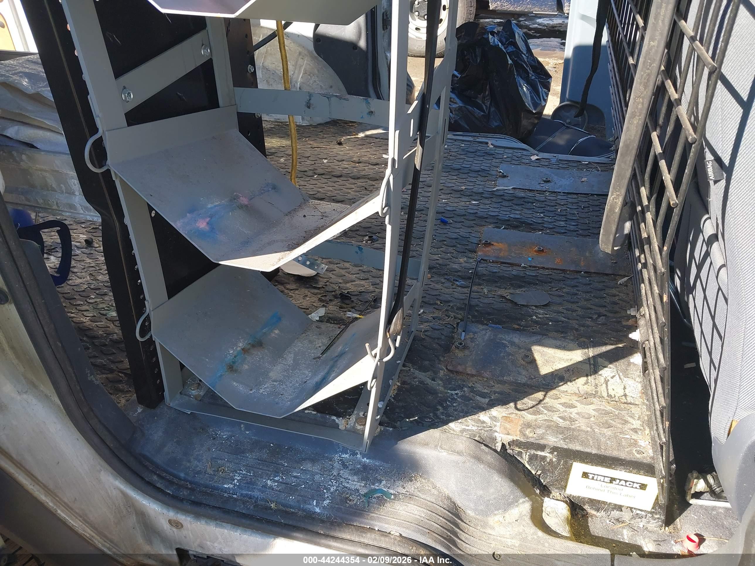 FORD TRANSIT image 8
