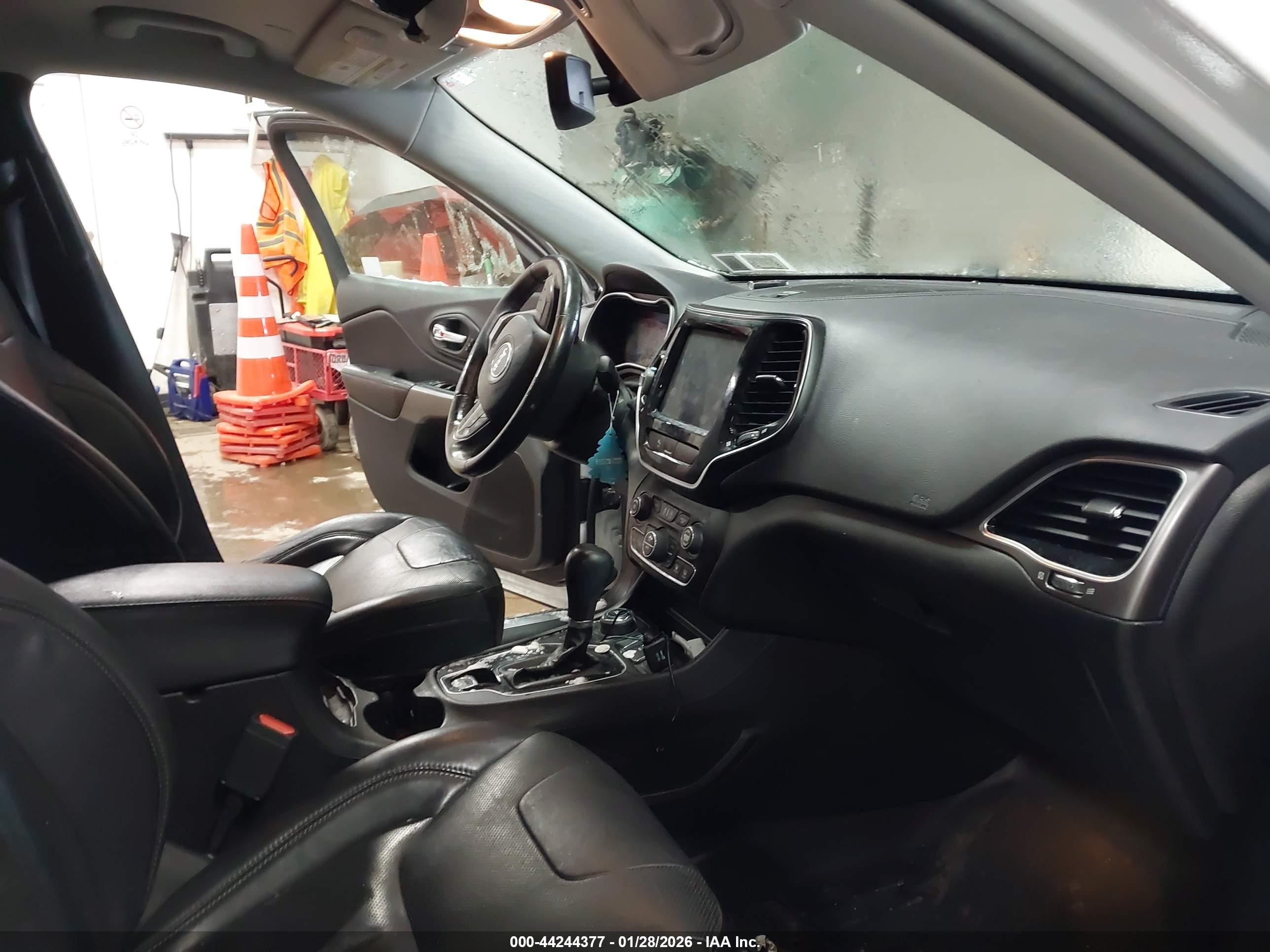 JEEP CHEROKEE image 5