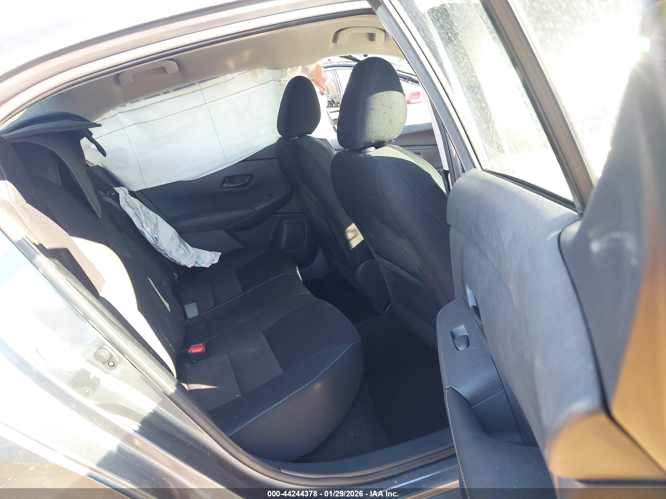 NISSAN SENTRA image 8