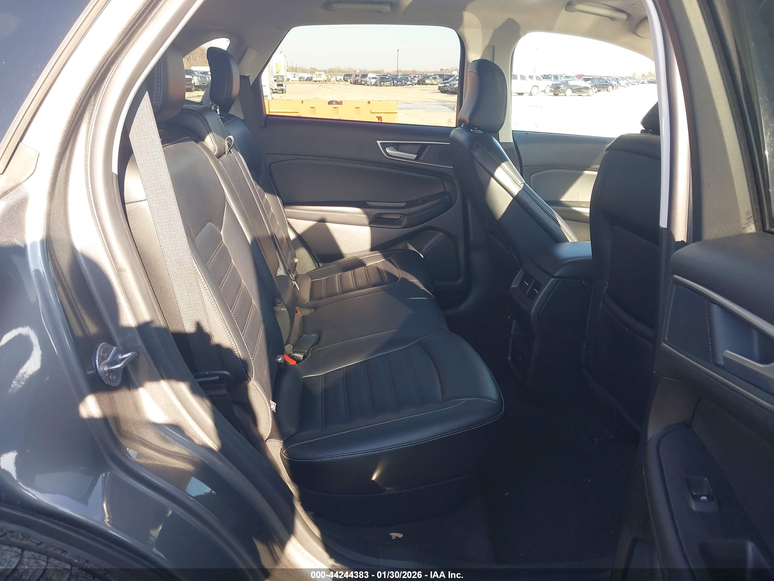 FORD EDGE image 8