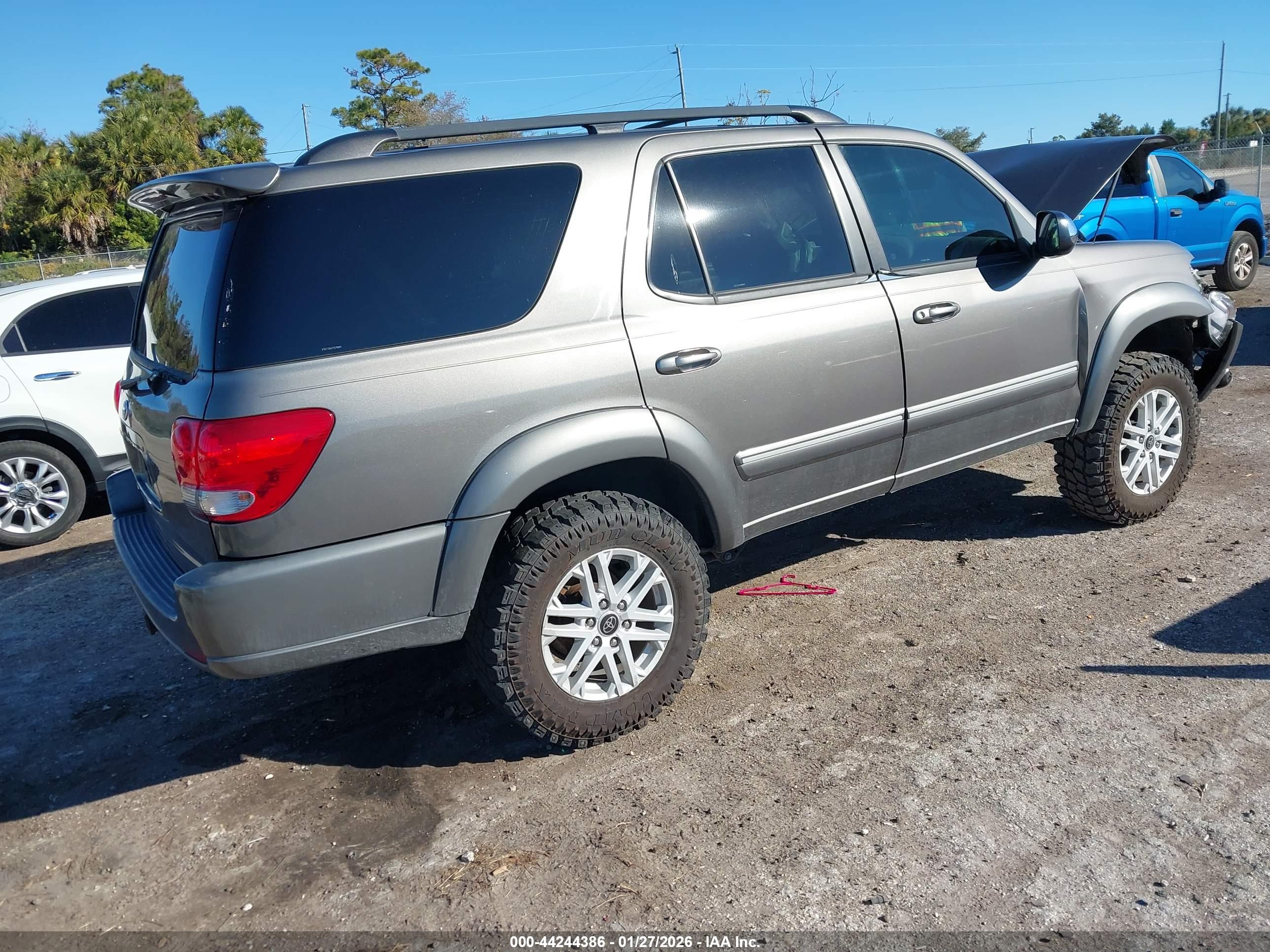 TOYOTA SEQUOIA image 4