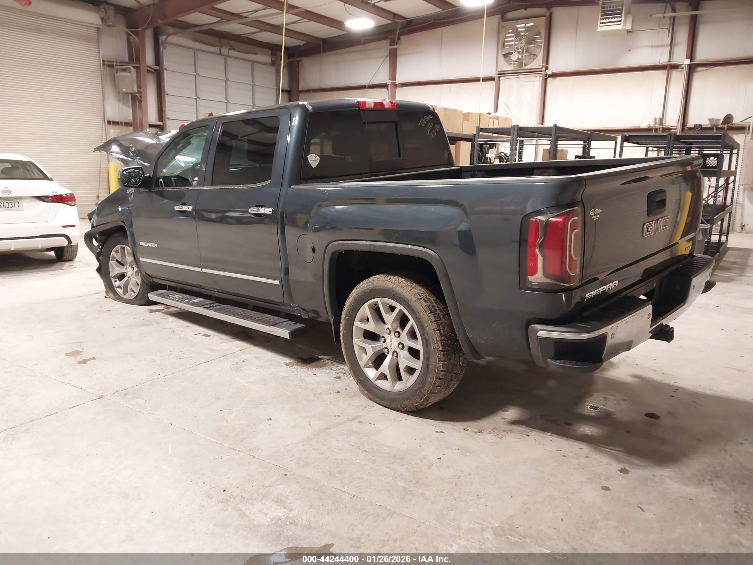 GMC SIERRA image 3