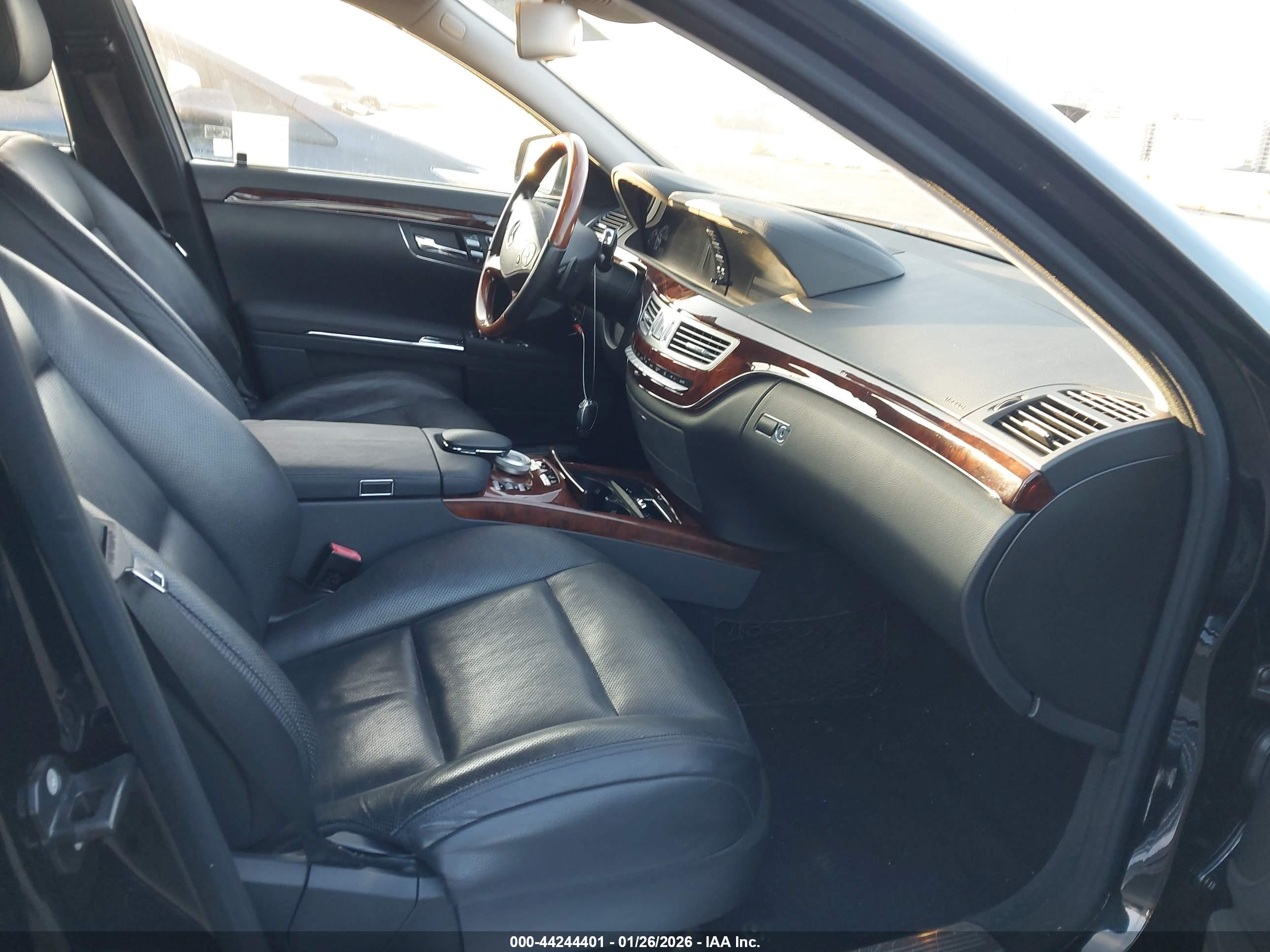 MERCEDES-BENZ S550 image 5