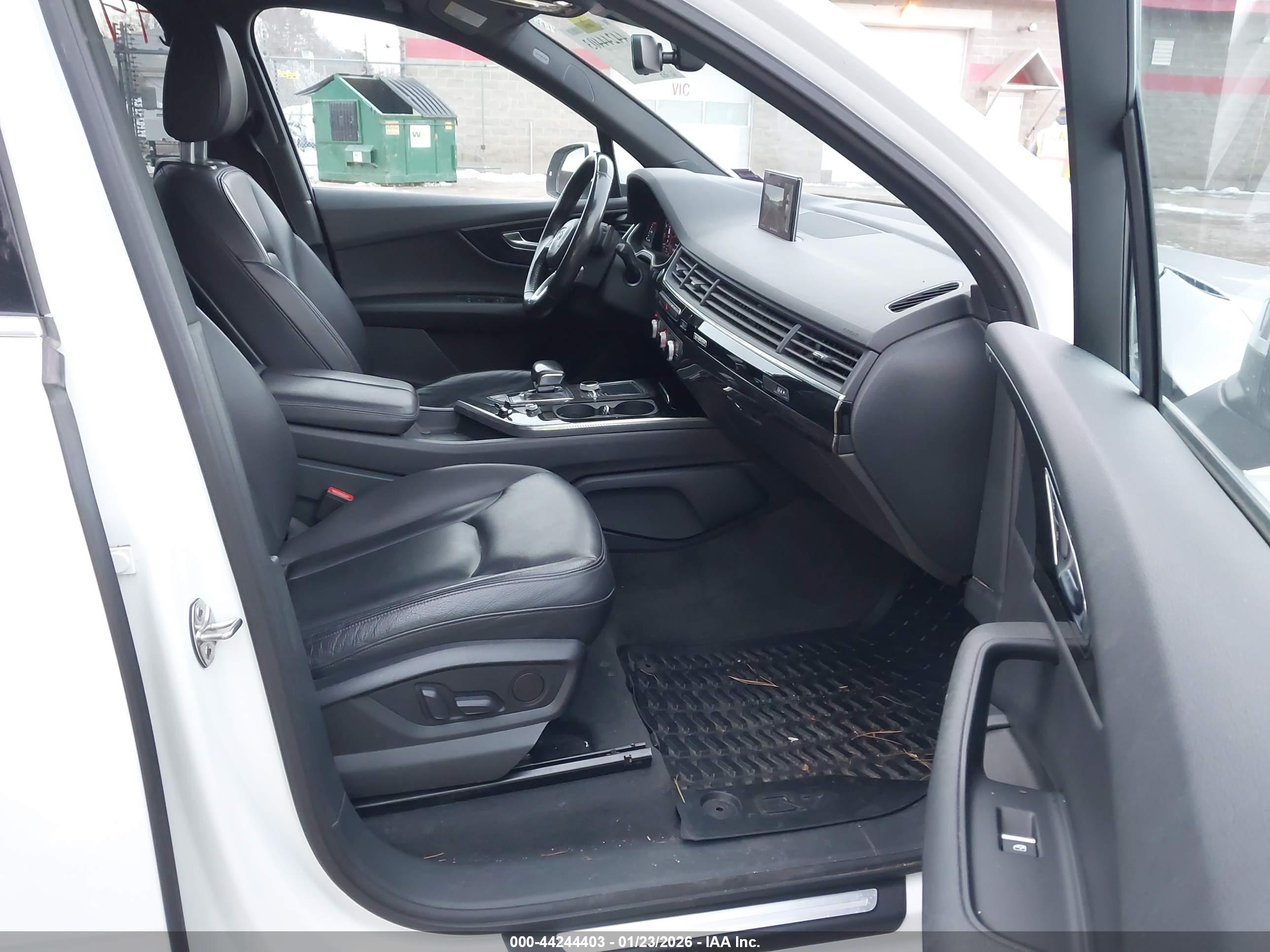 AUDI Q7 image 5