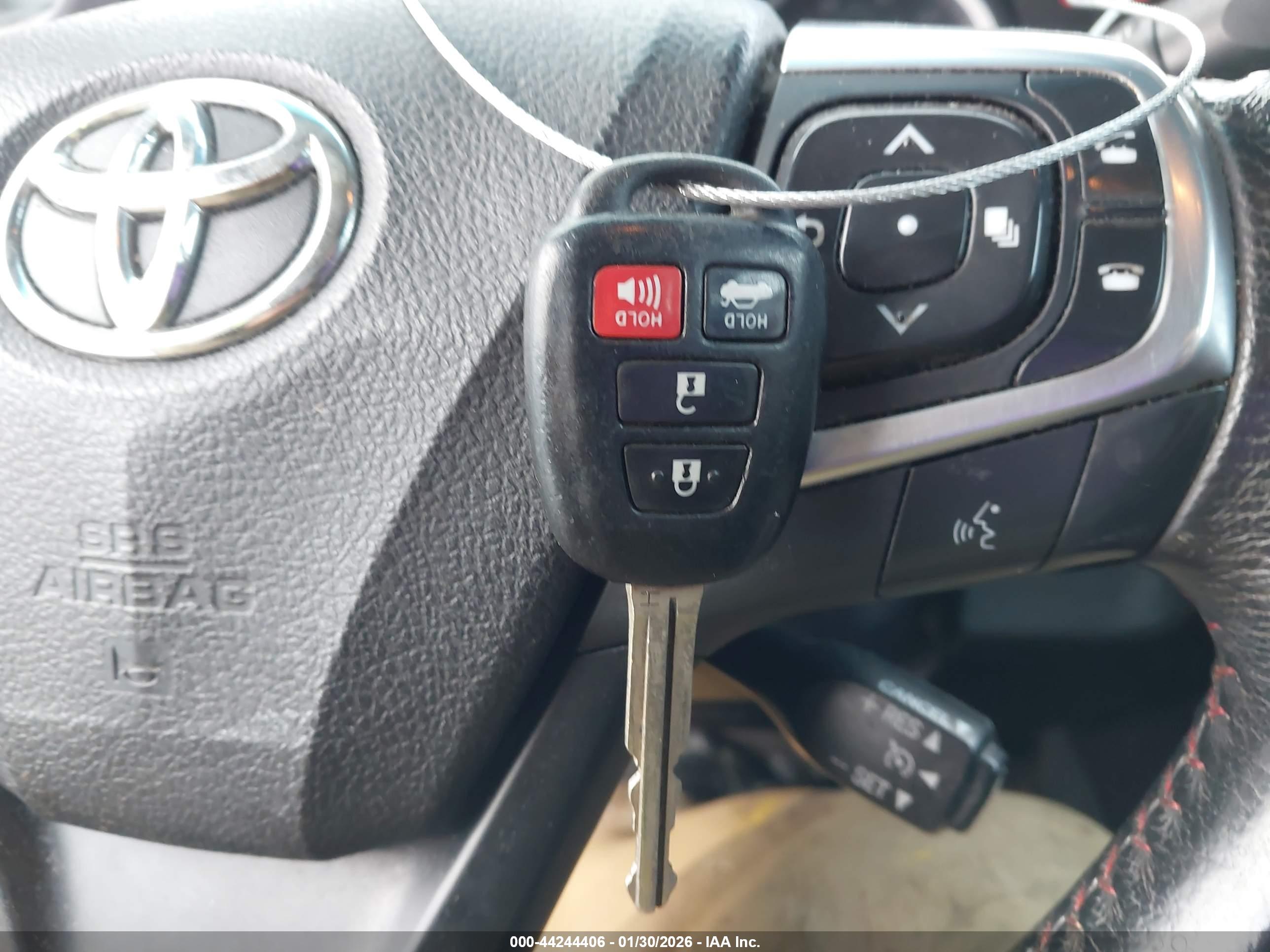 TOYOTA CAMRY image 11