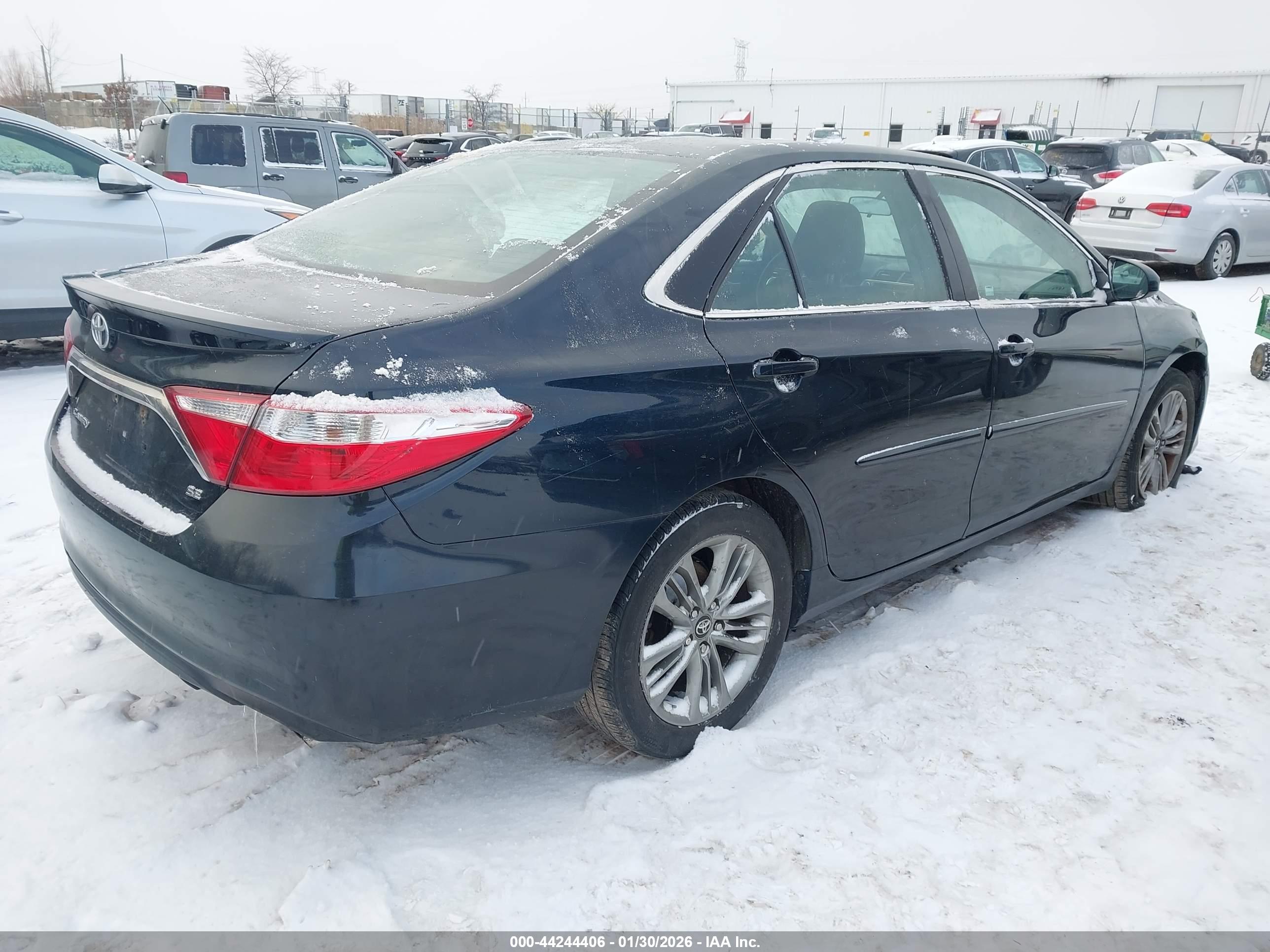TOYOTA CAMRY image 4