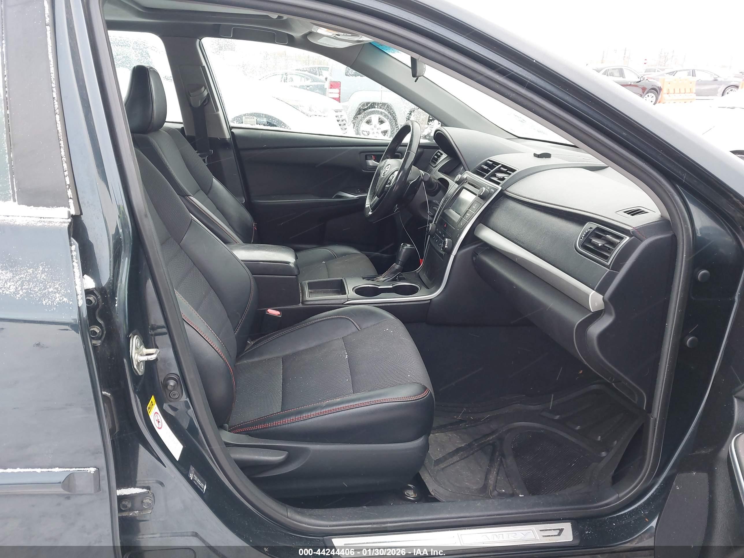 TOYOTA CAMRY image 5