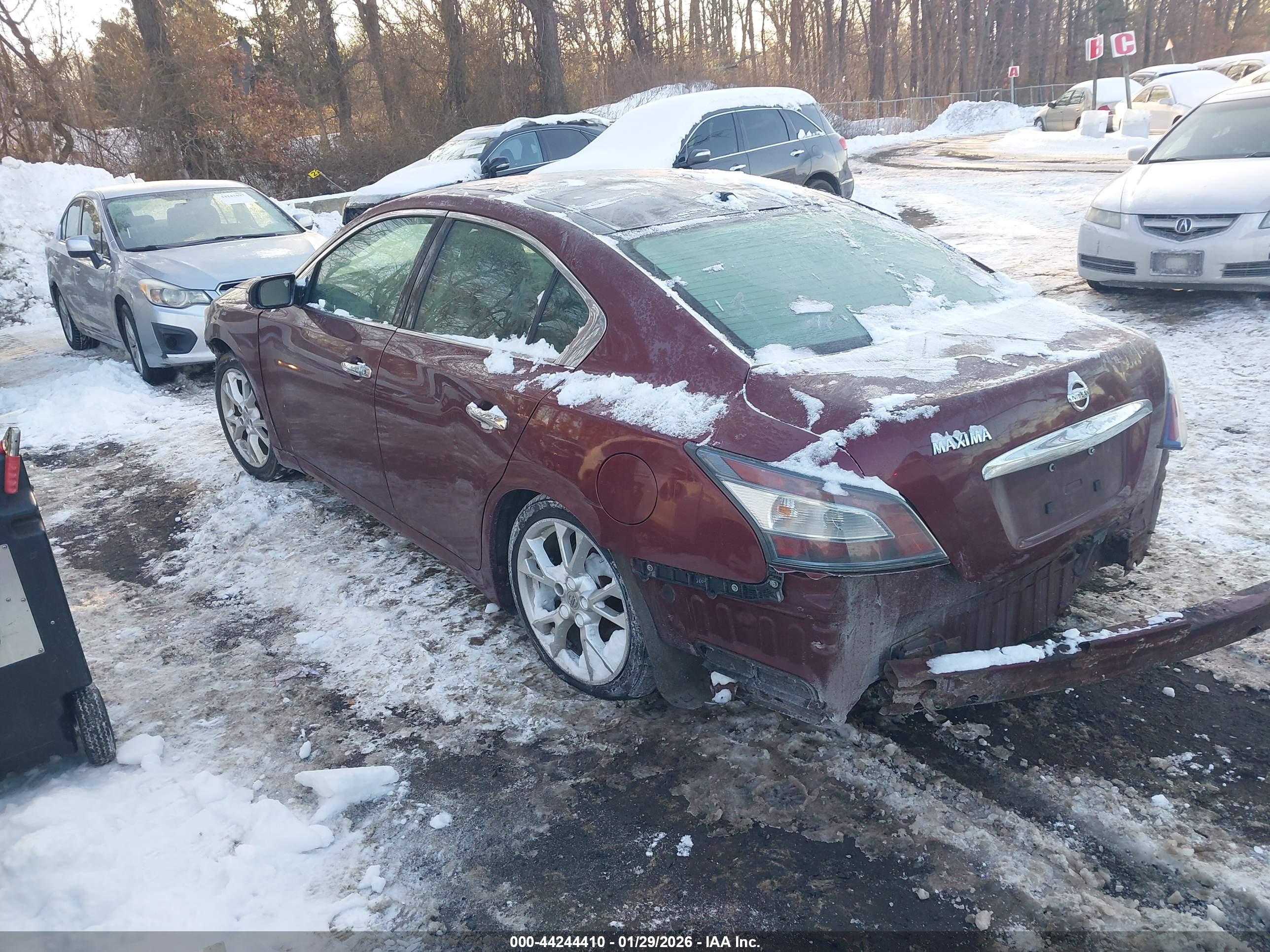 NISSAN MAXIMA image 3