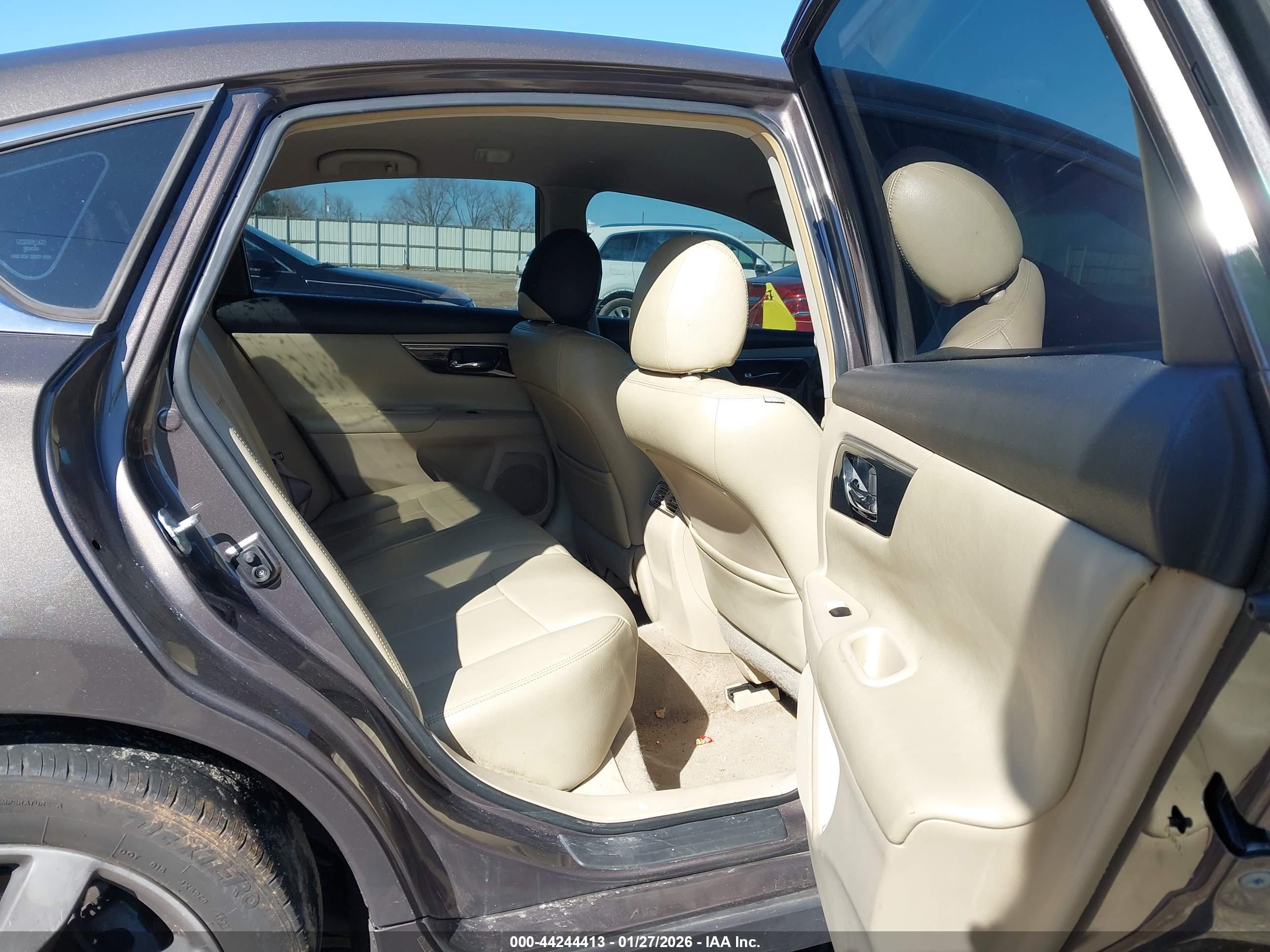 NISSAN ALTIMA image 8