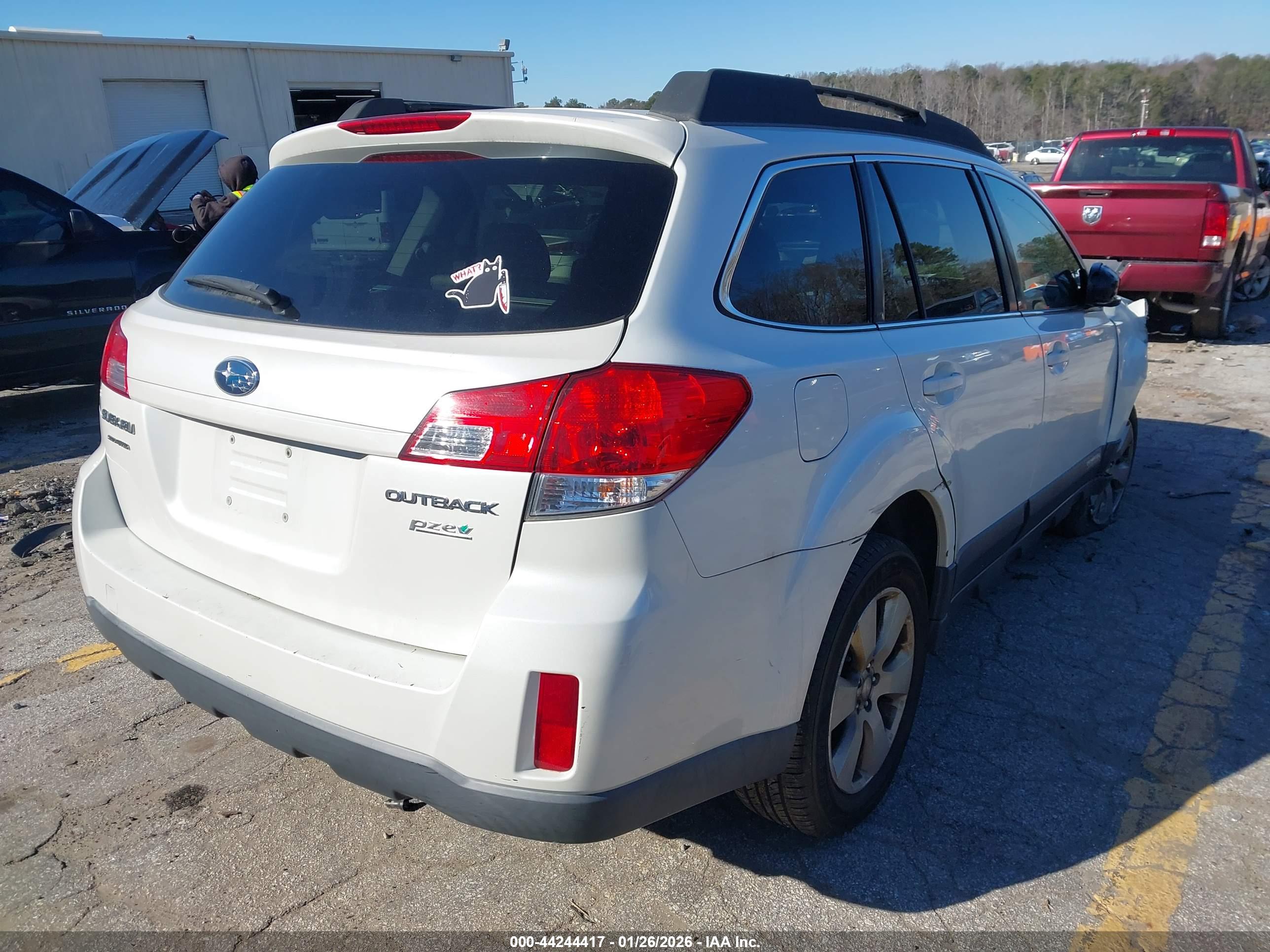 SUBARU OUTBACK image 4