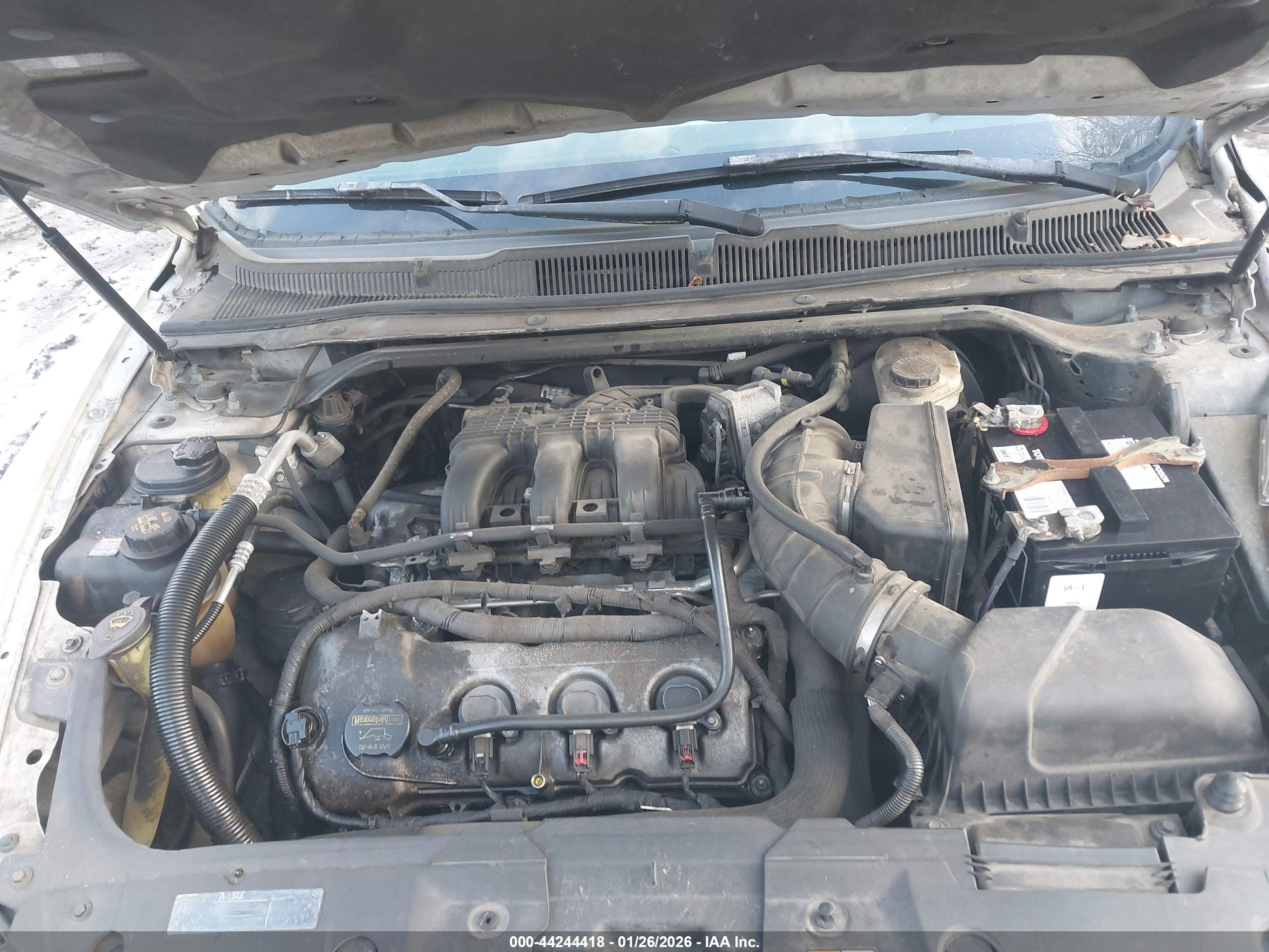 FORD TAURUS image 10