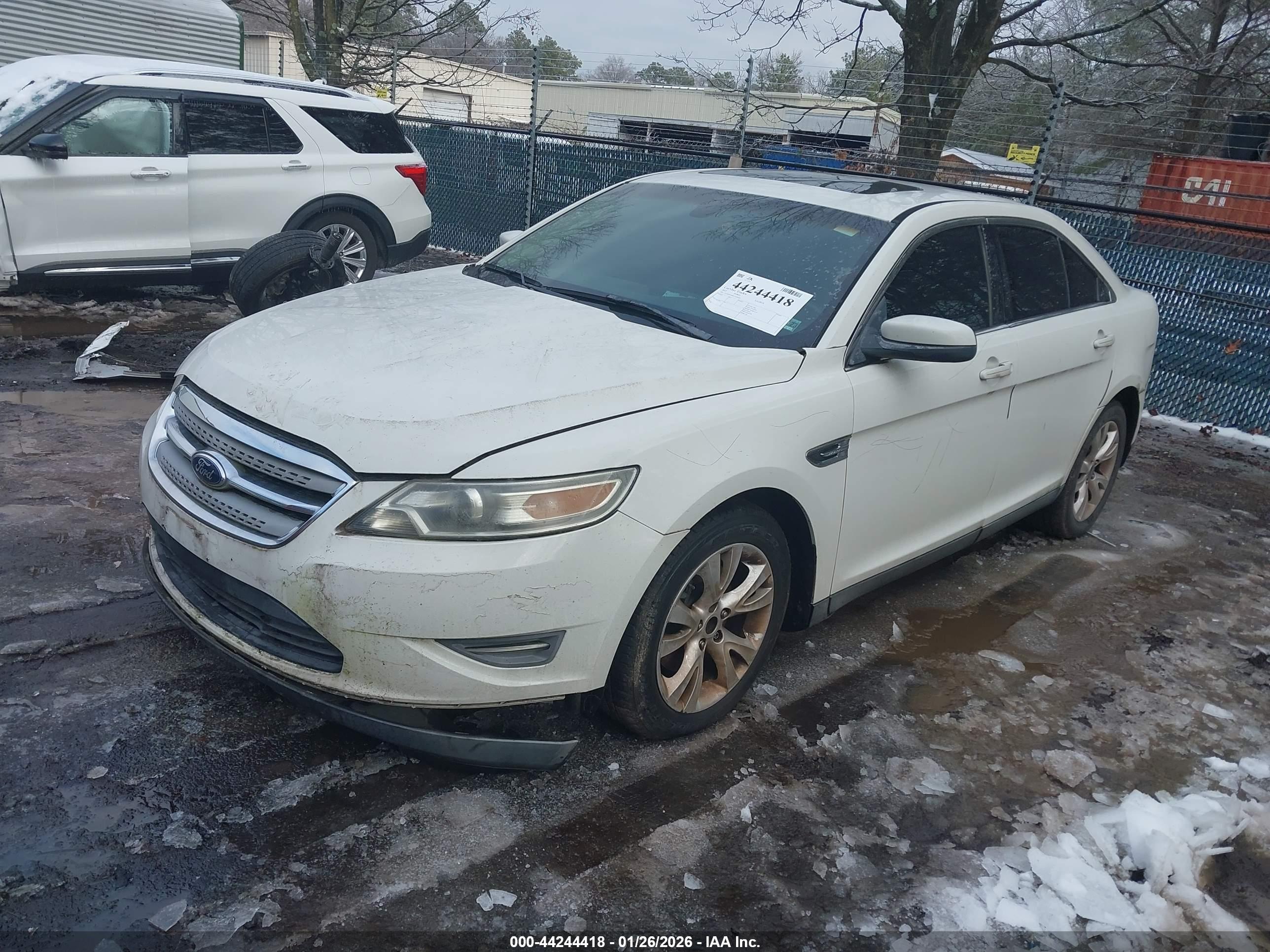 FORD TAURUS image 2