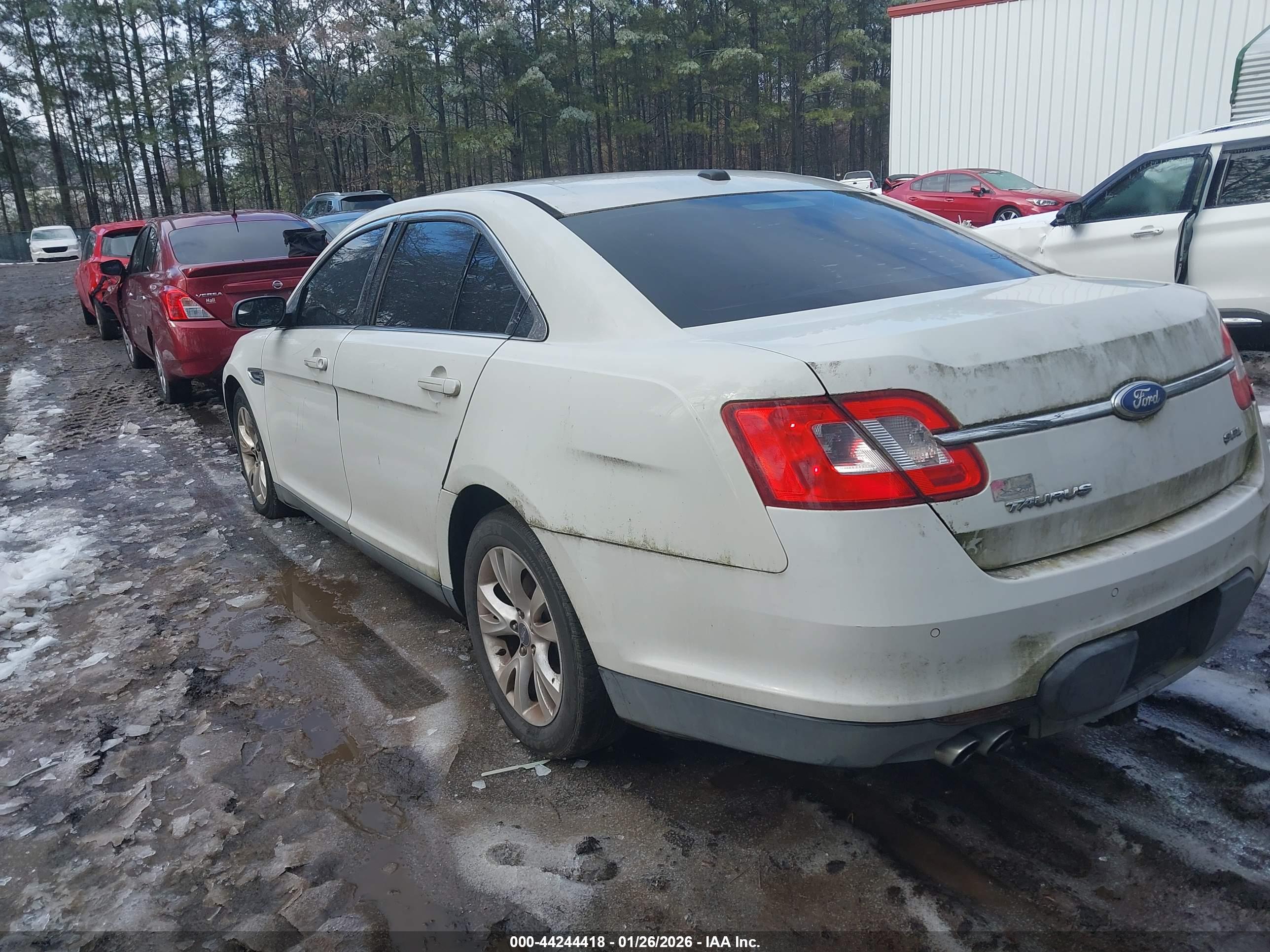 FORD TAURUS image 3
