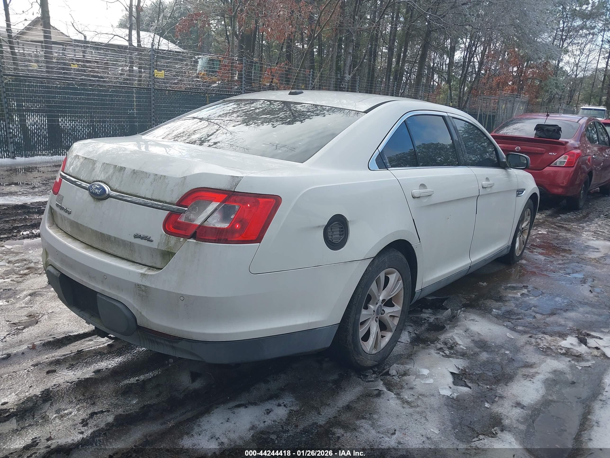 FORD TAURUS image 4
