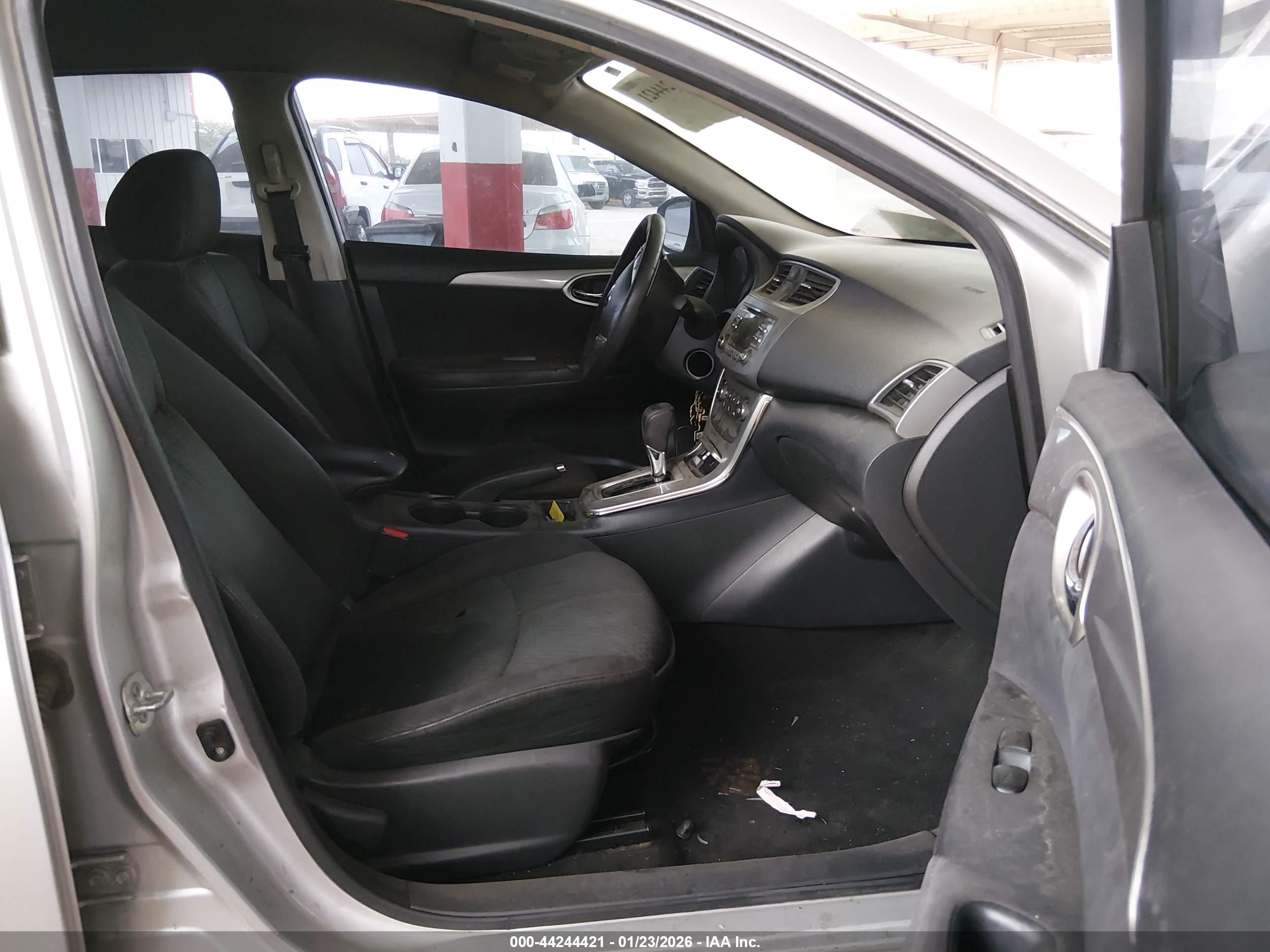 NISSAN SENTRA image 5