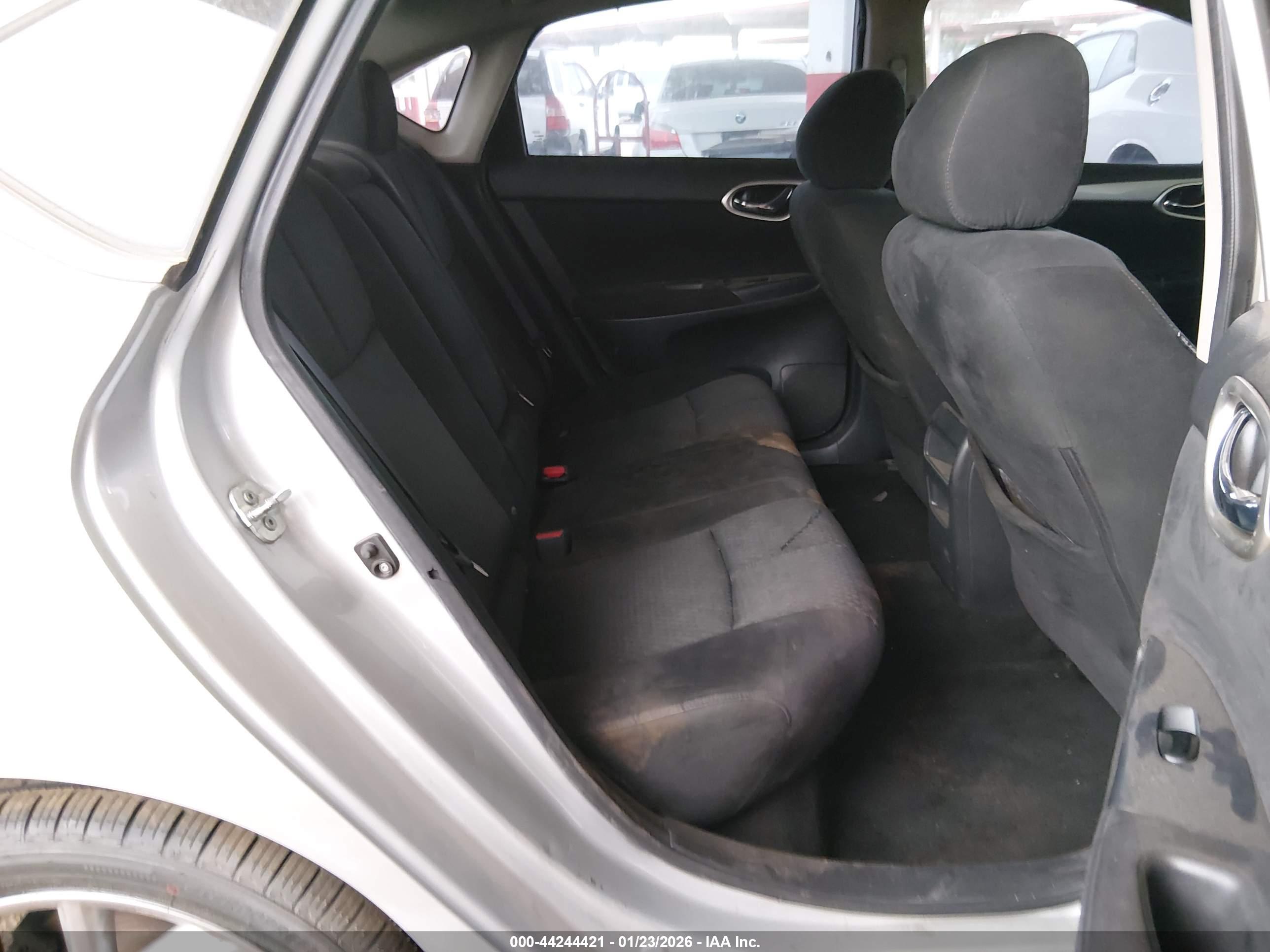 NISSAN SENTRA image 8