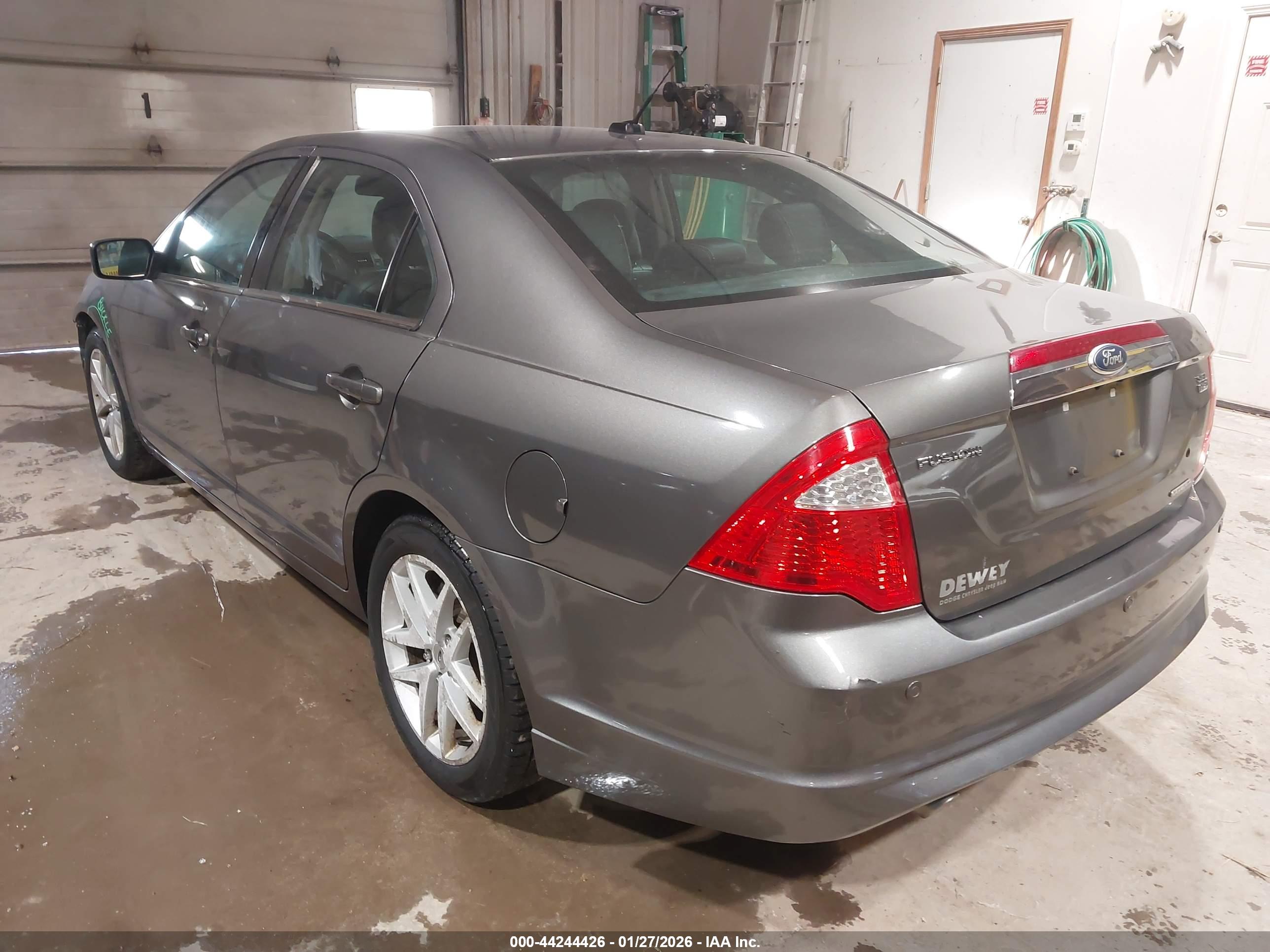 FORD FUSION image 3