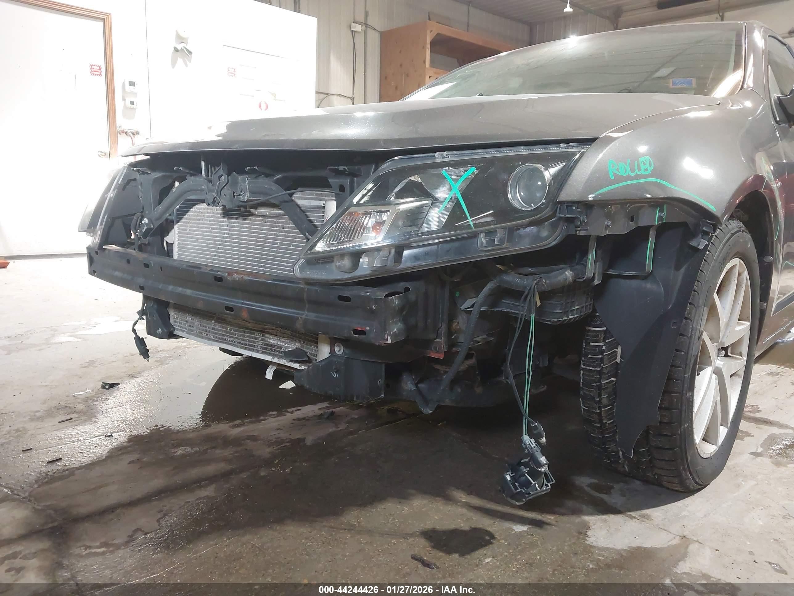 FORD FUSION image 6