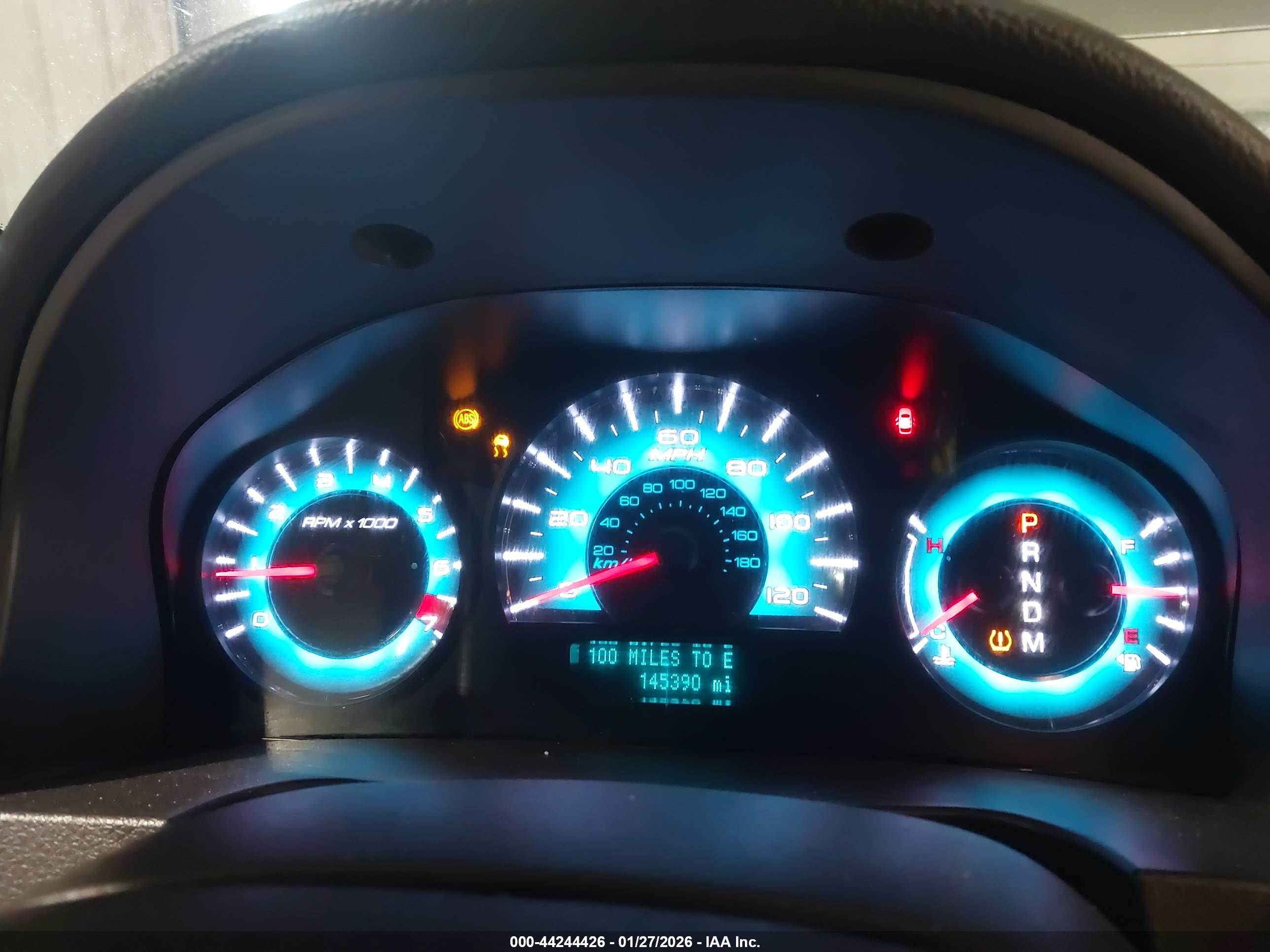 FORD FUSION image 7