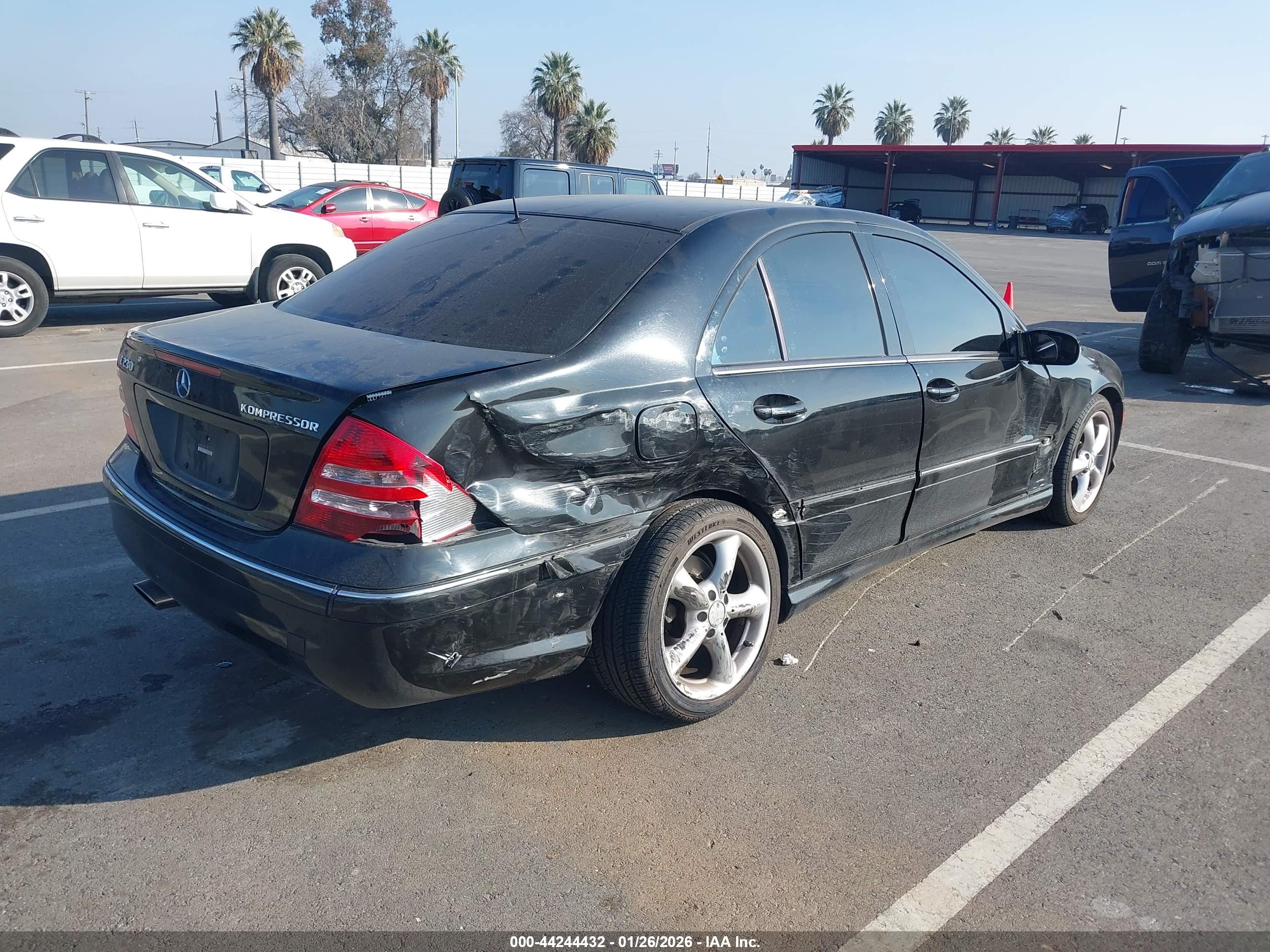 MERCEDES-BENZ C image 4