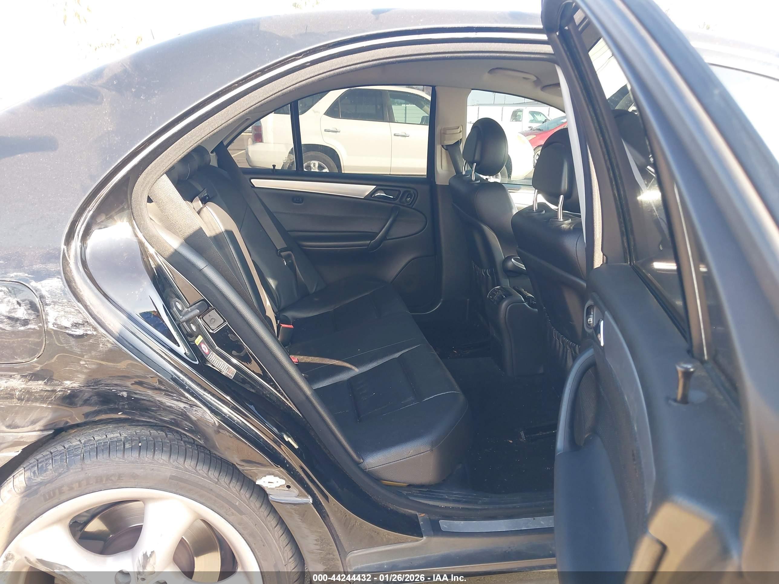 MERCEDES-BENZ C image 8