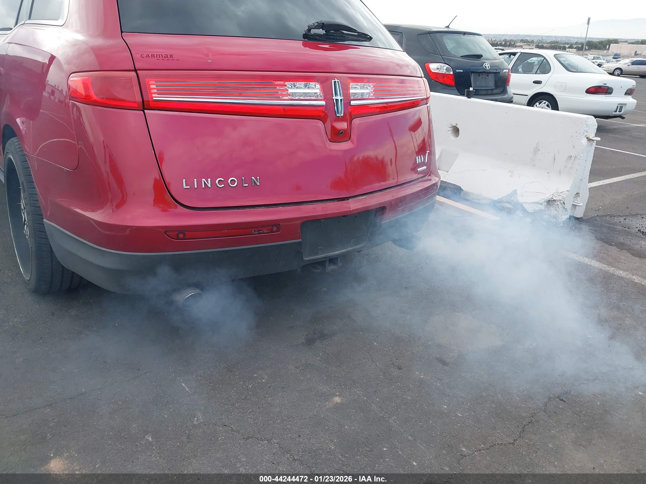 LINCOLN MKT image 6