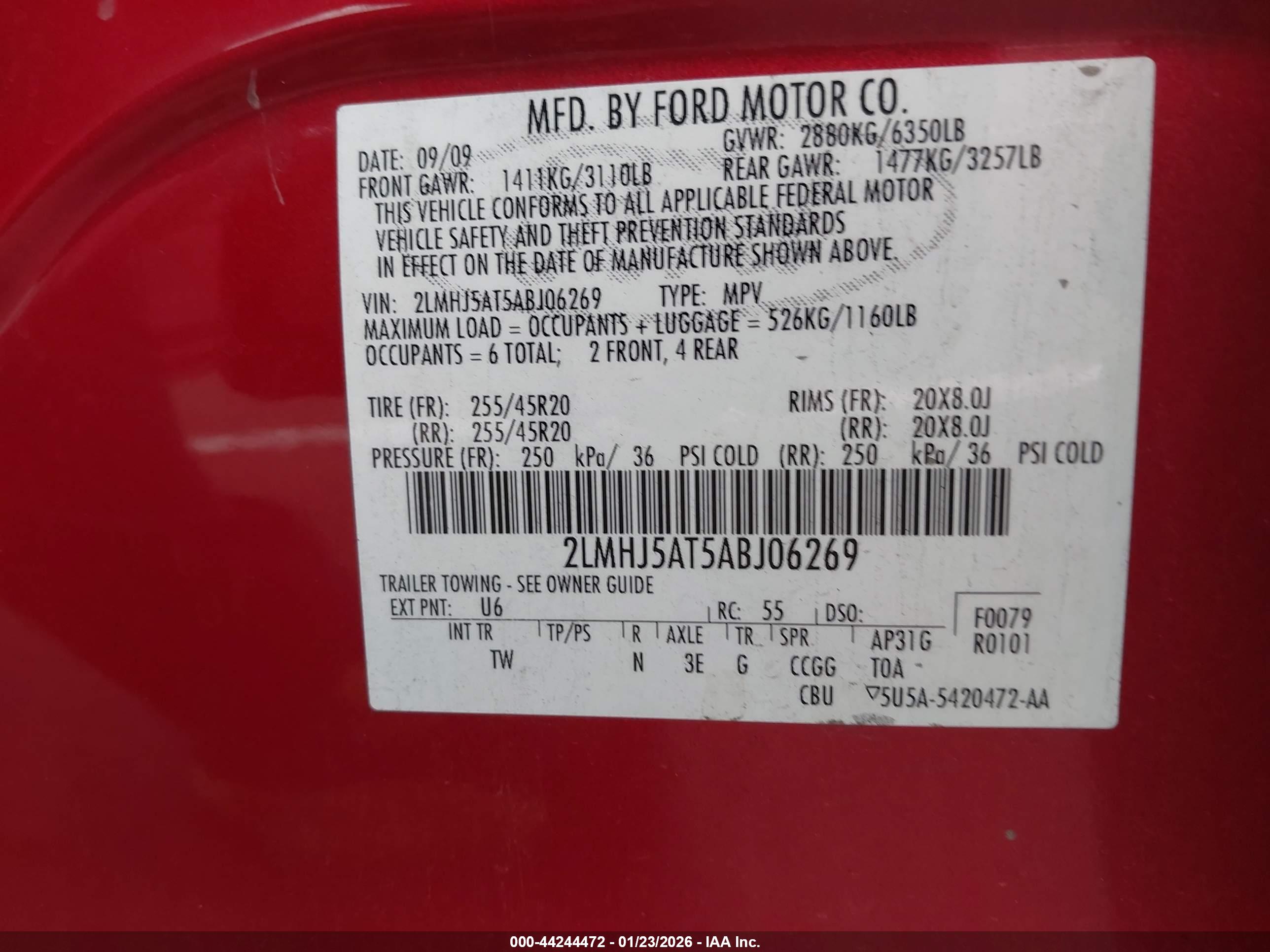 LINCOLN MKT image 9