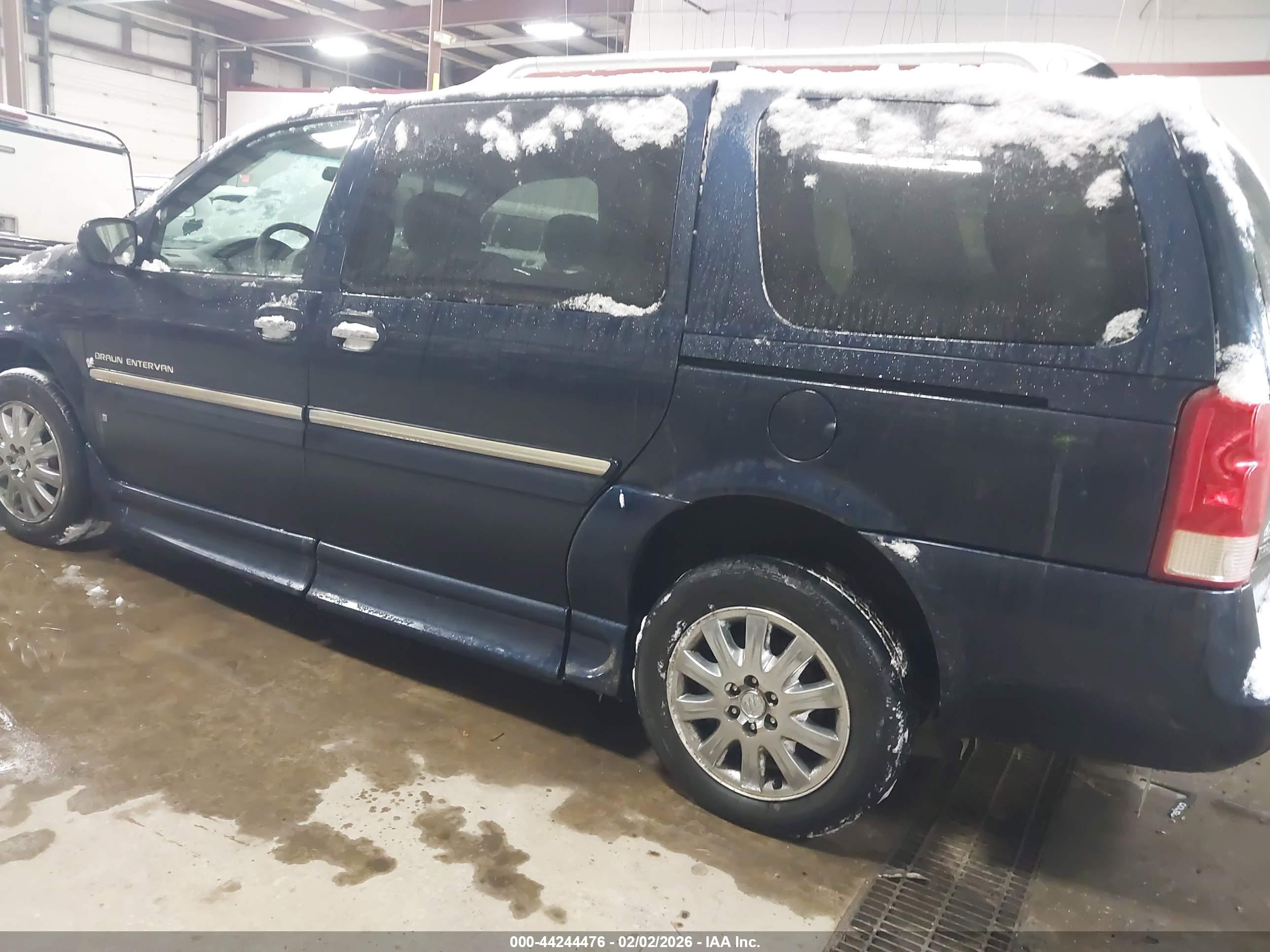 BUICK TERRAZA image 3