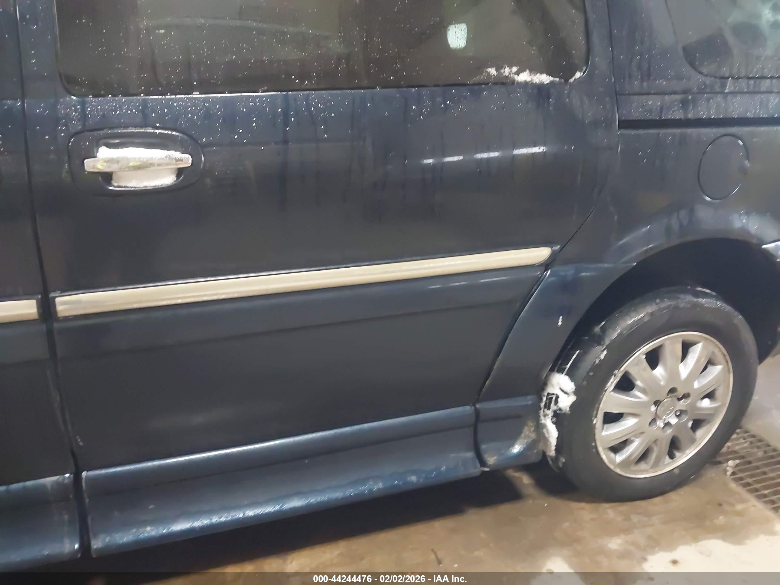 BUICK TERRAZA image 6