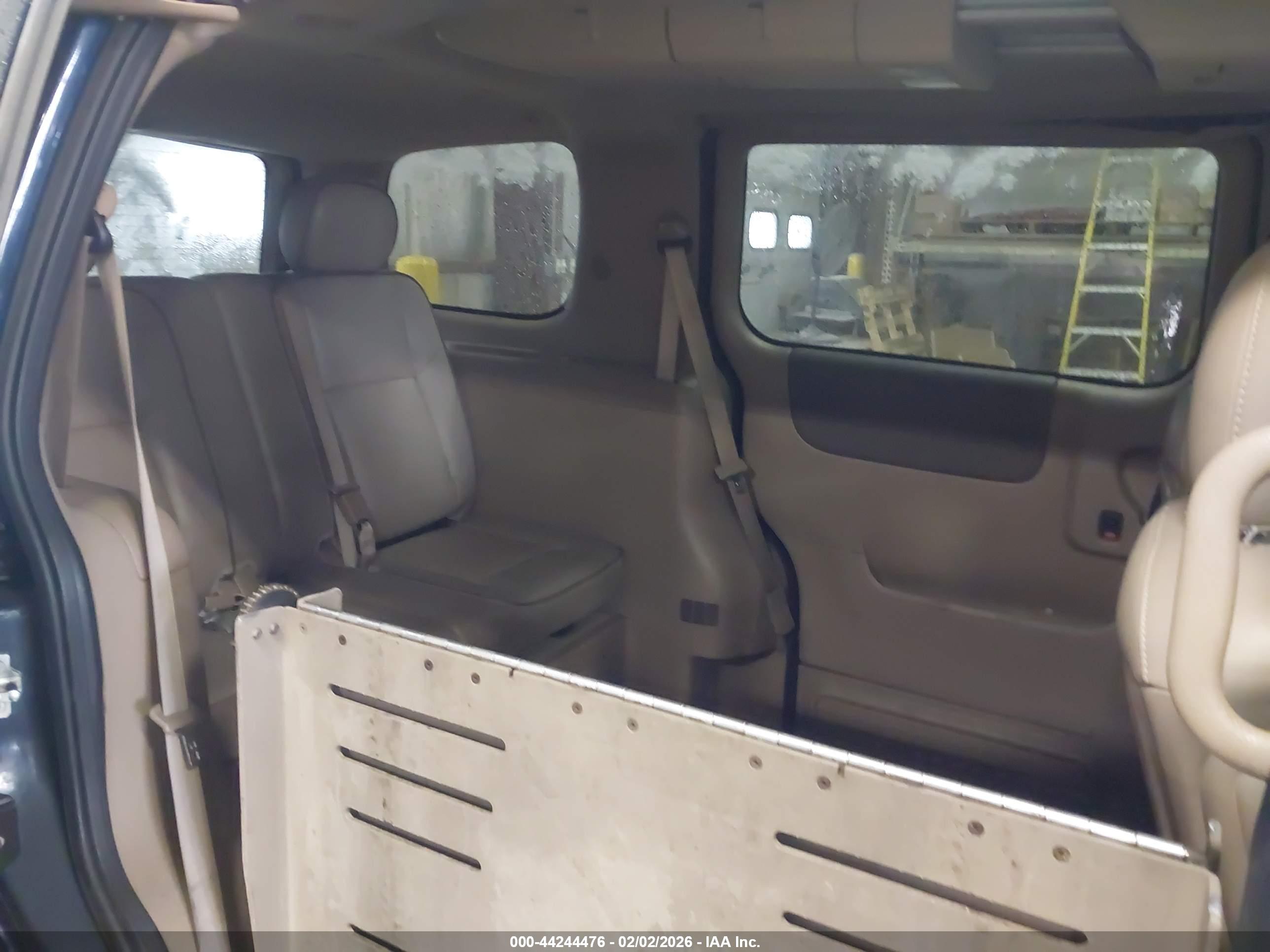 BUICK TERRAZA image 8