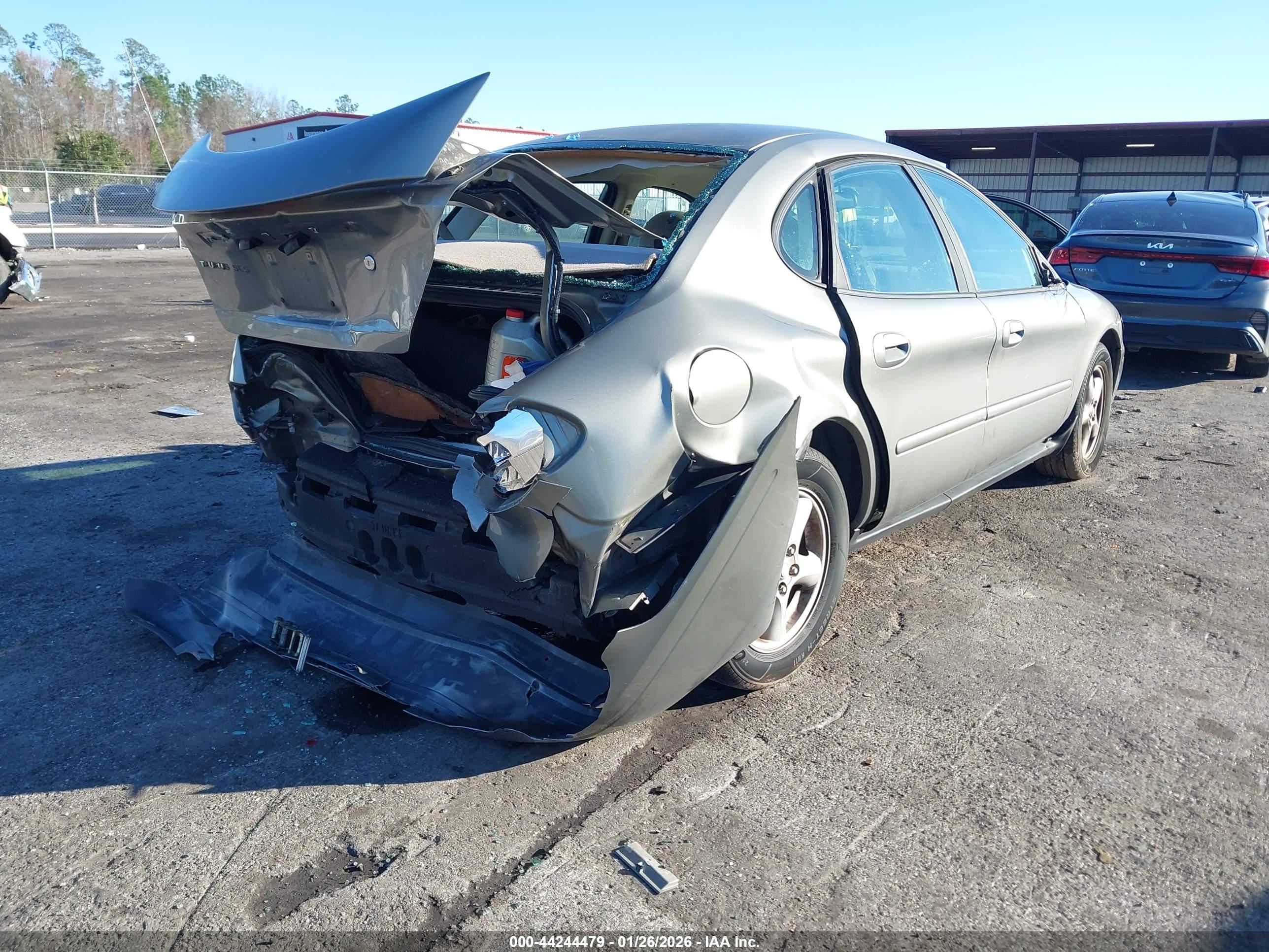 FORD TAURUS image 4