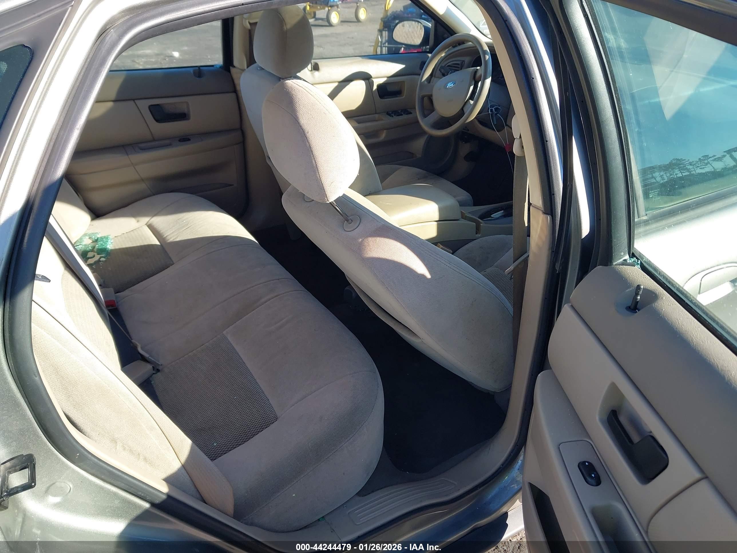 FORD TAURUS image 8