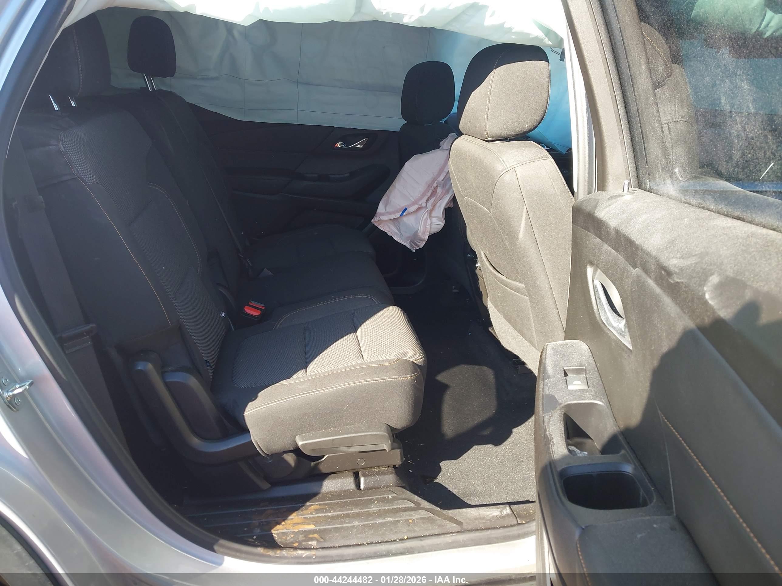 CHEVROLET TRAVERSE image 8