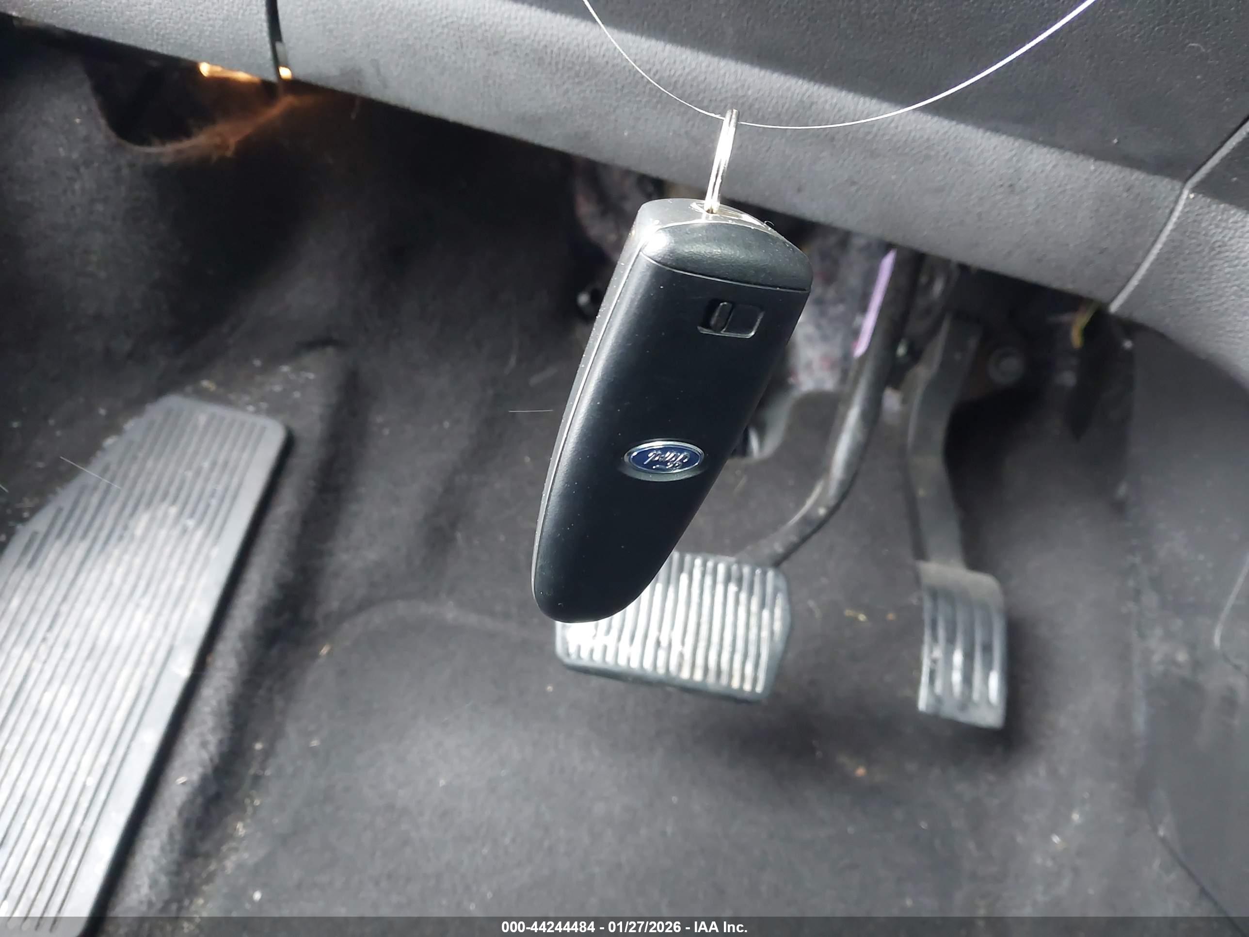 FORD ESCAPE image 11