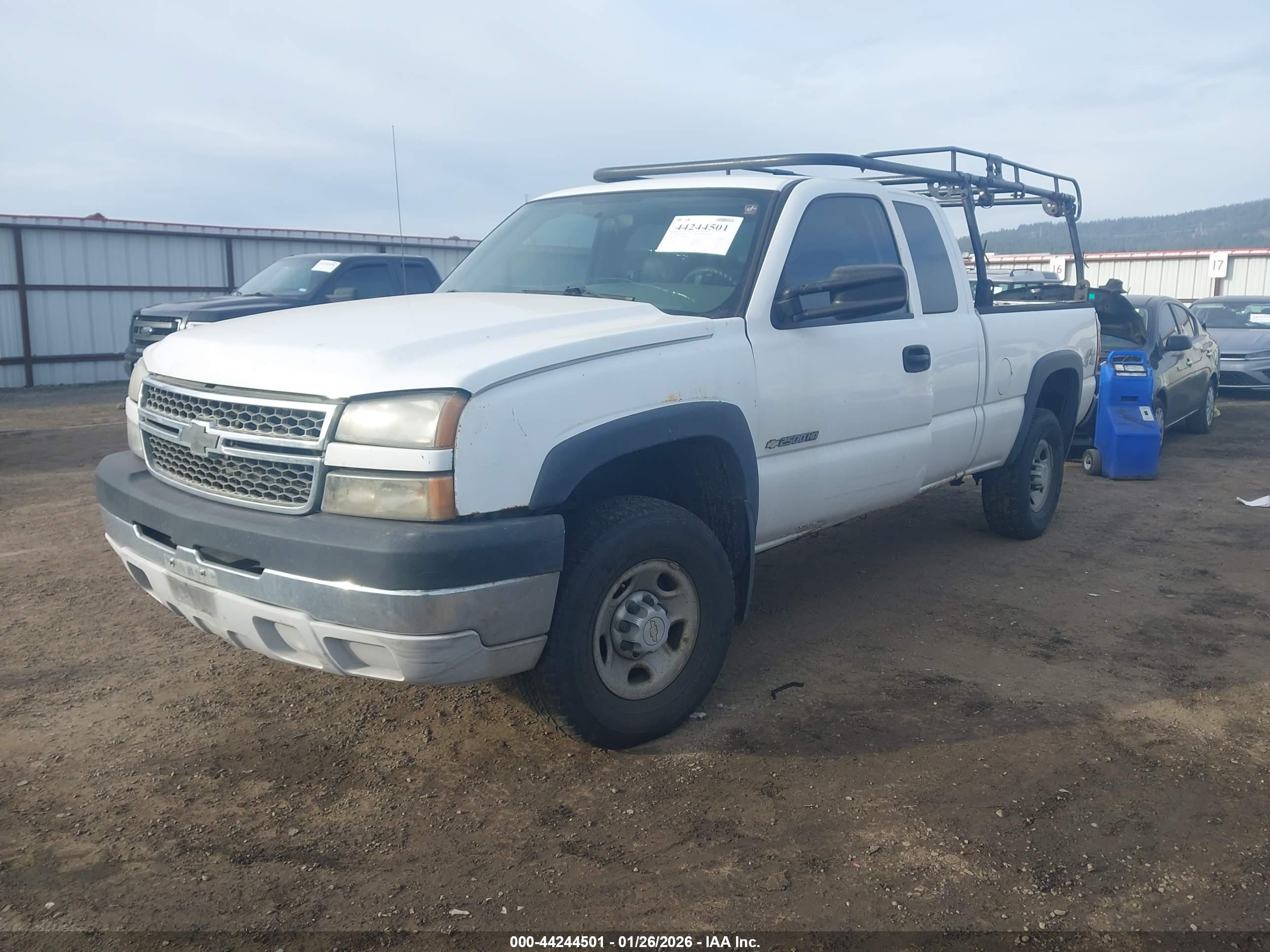 CHEVROLET SILVERADO image 2