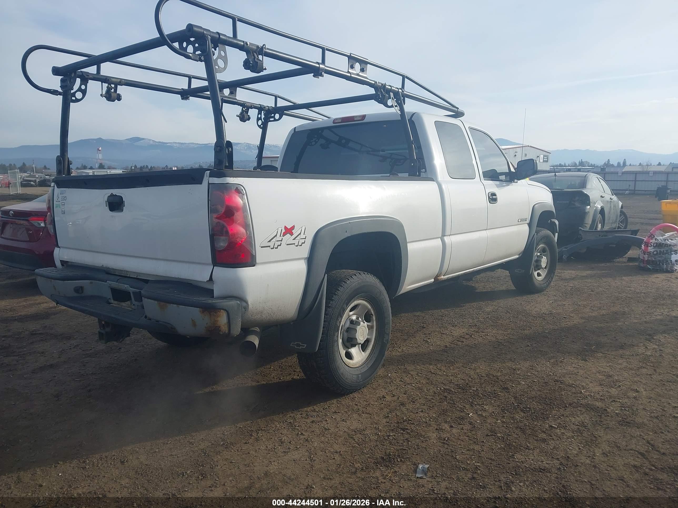 CHEVROLET SILVERADO image 4
