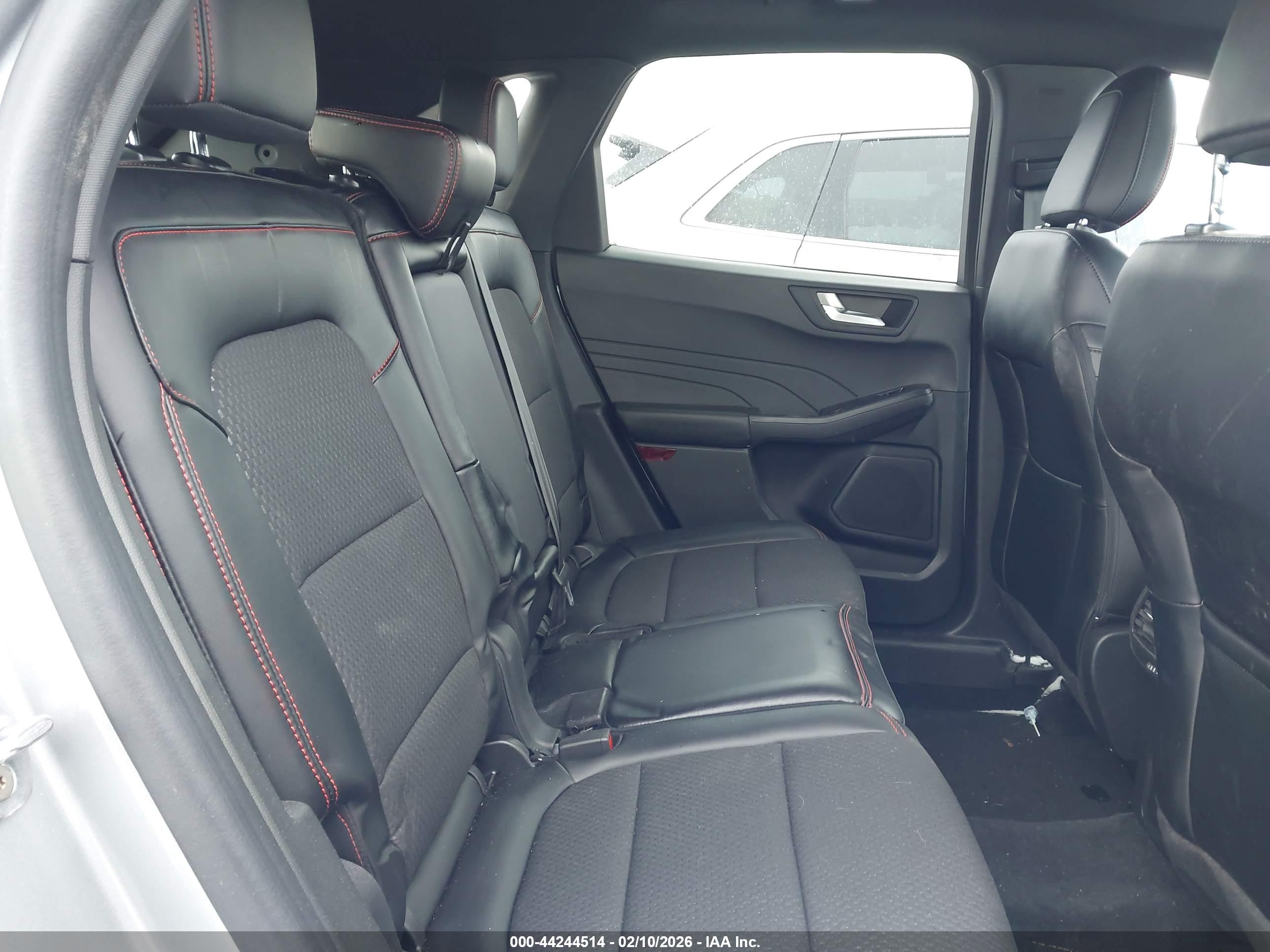 FORD ESCAPE image 8