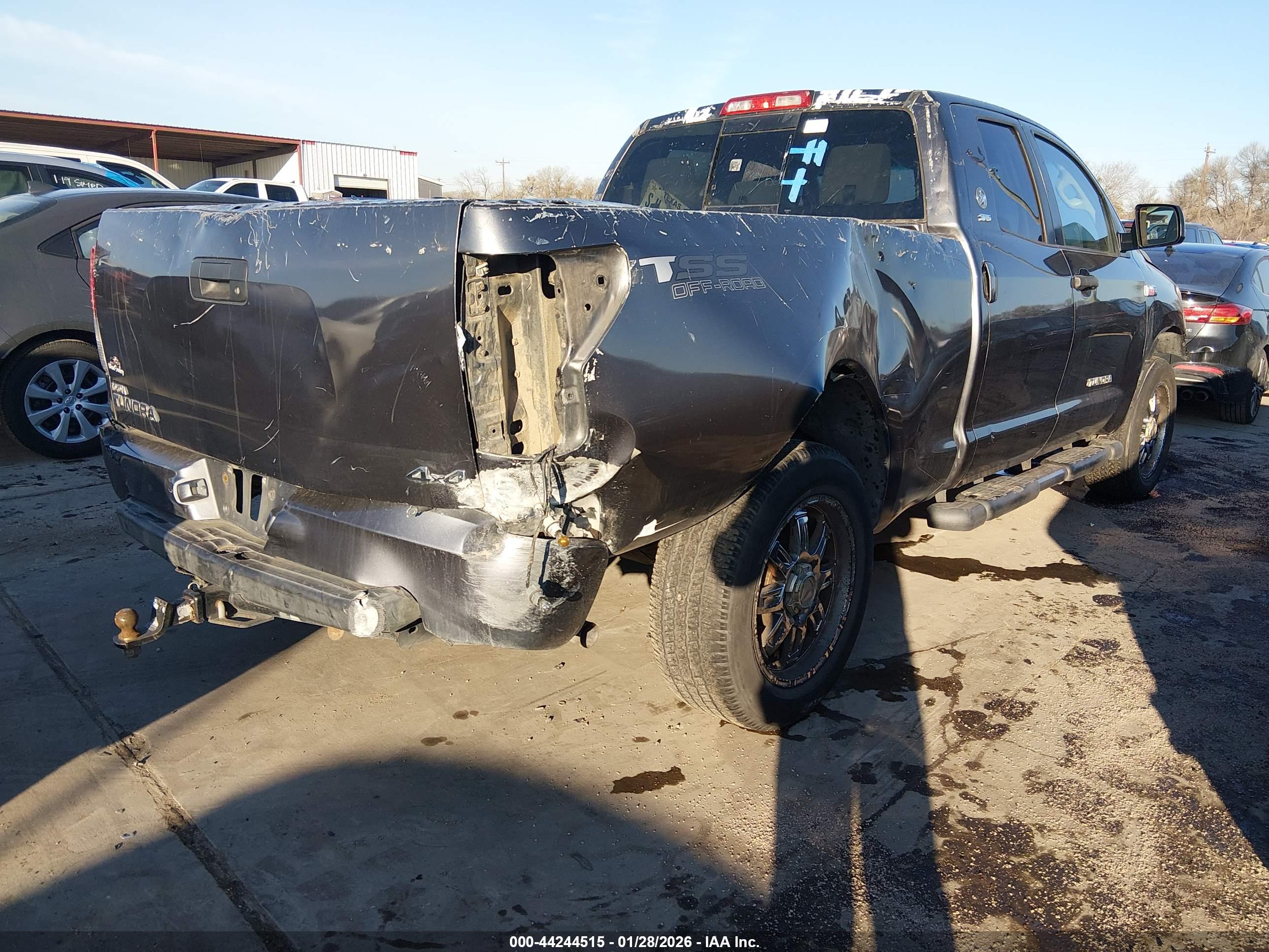 TOYOTA TUNDRA image 4