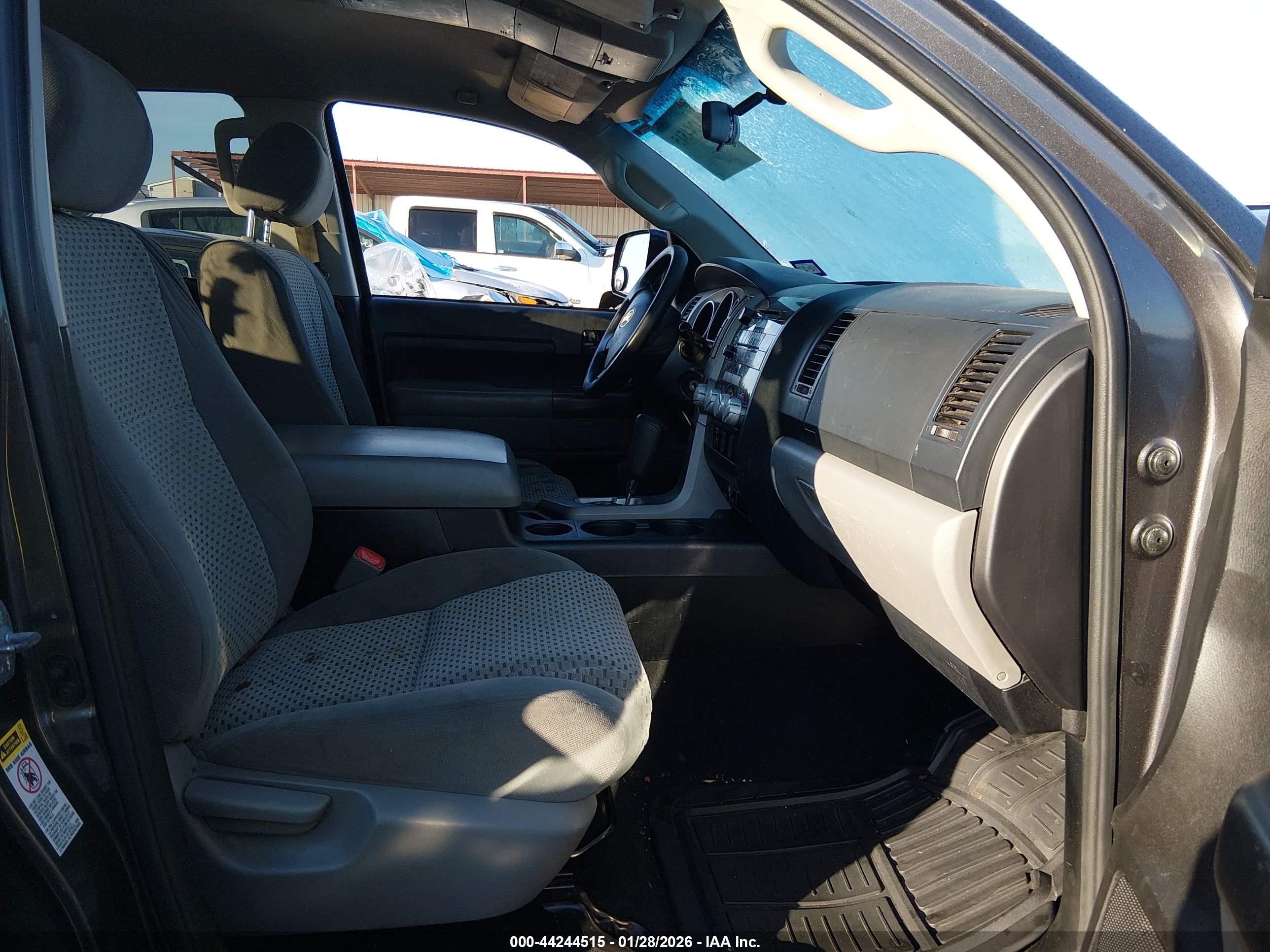 TOYOTA TUNDRA image 5