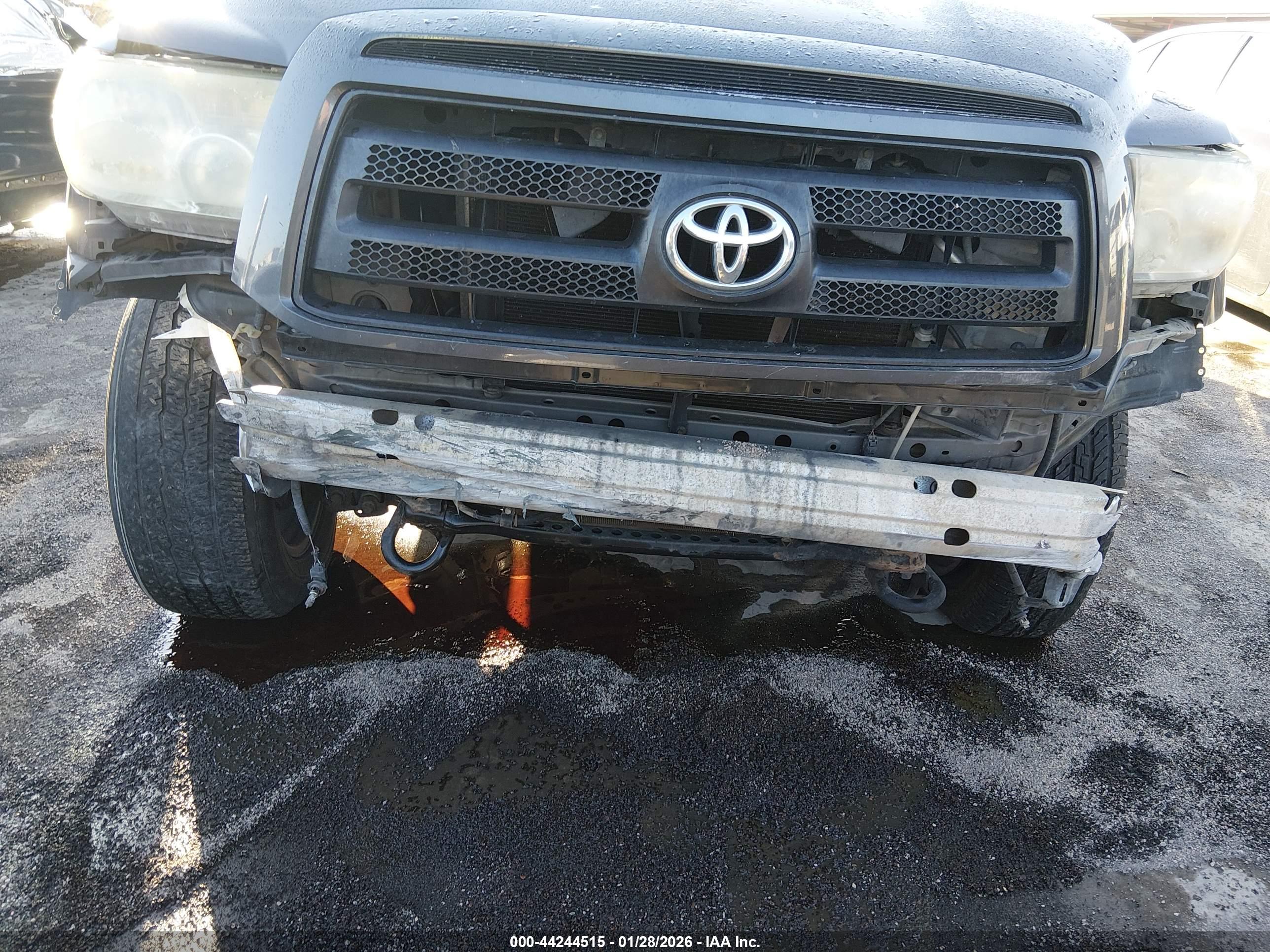 TOYOTA TUNDRA image 6