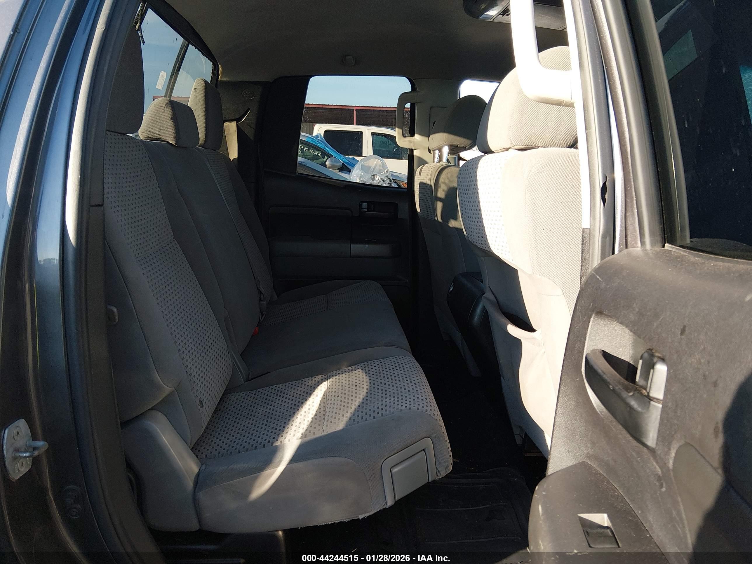 TOYOTA TUNDRA image 8