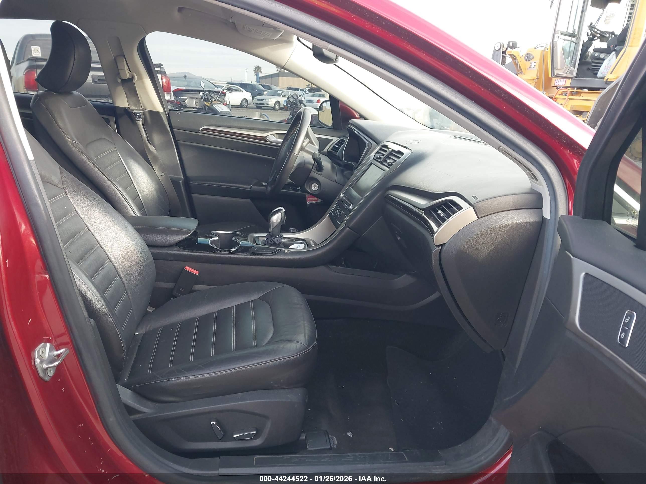 FORD FUSION image 5