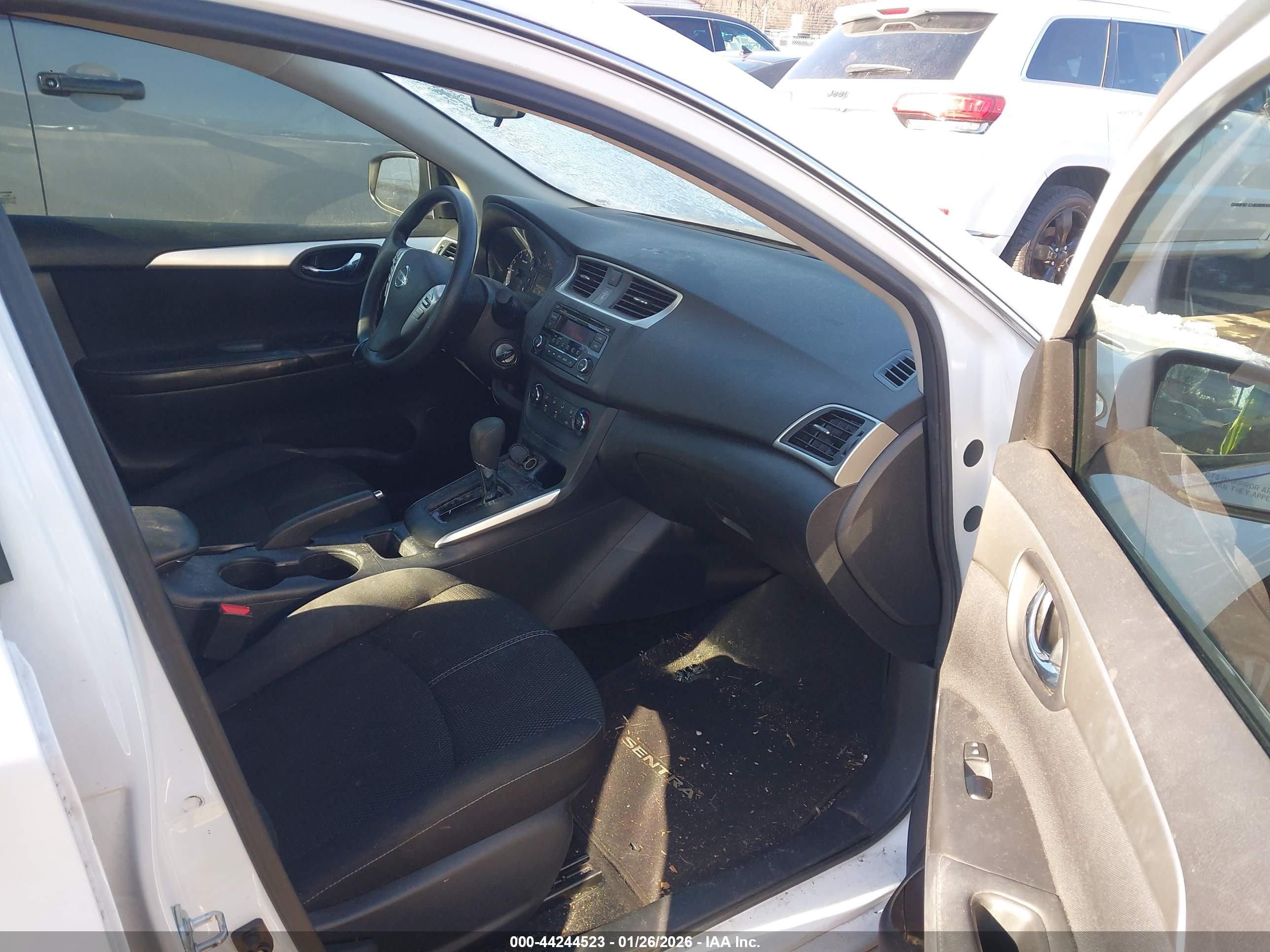 NISSAN SENTRA image 5