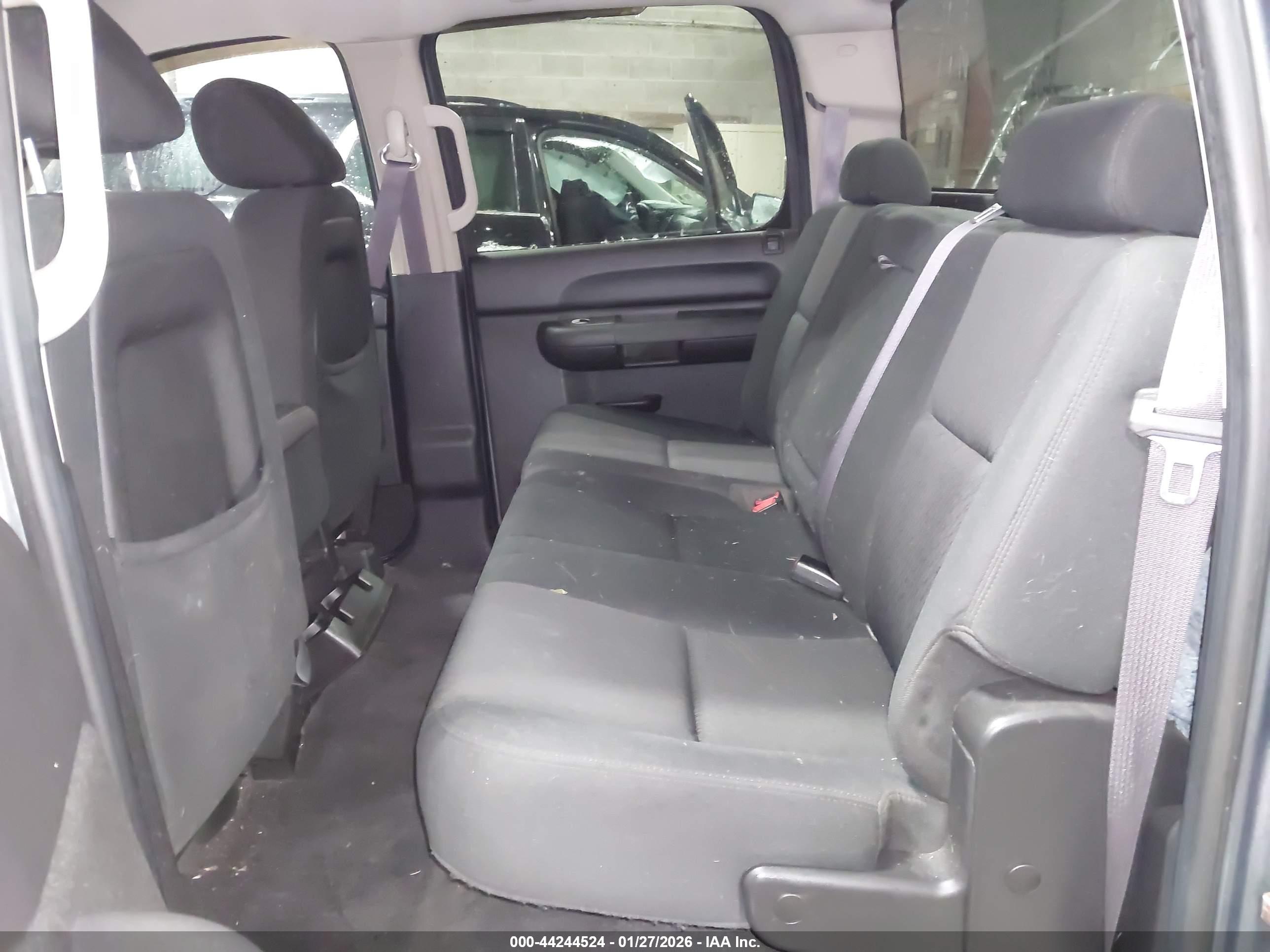 CHEVROLET SILVERADO image 8