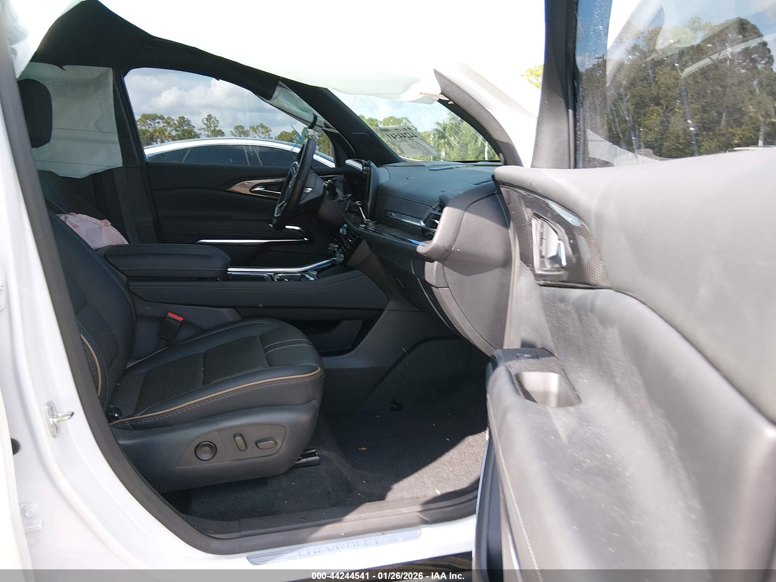 CHEVROLET TRAVERSE image 5